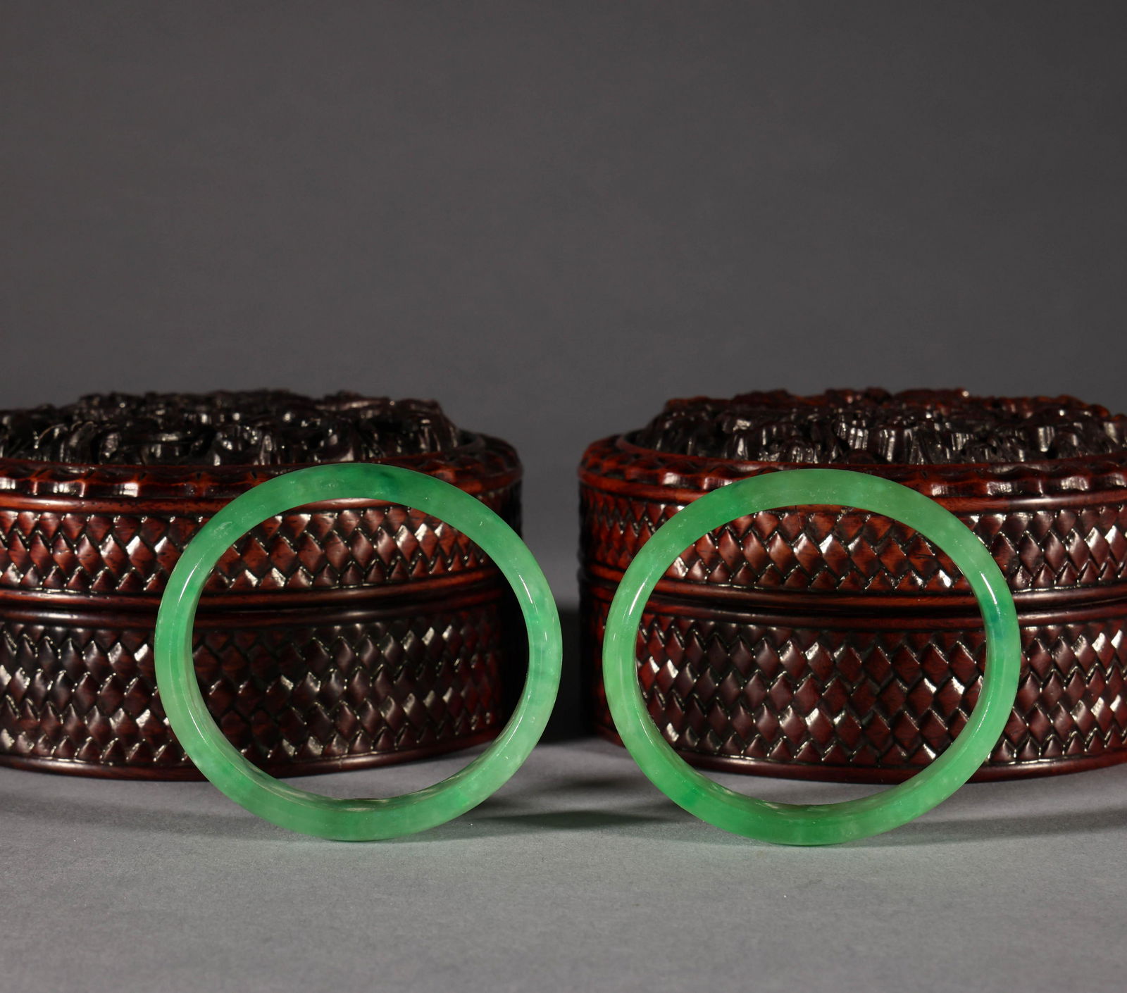 Qing Dynasty jade bracelet (1 of 4)