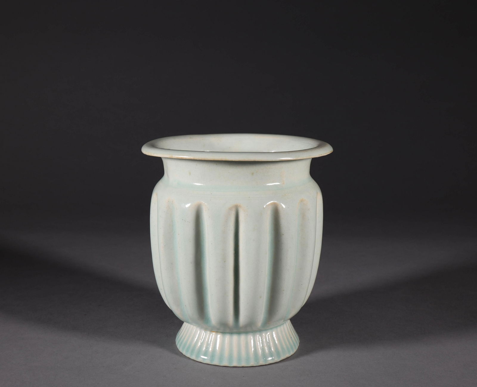 Blue glaze pot of Song Dynasty (1 of 6)