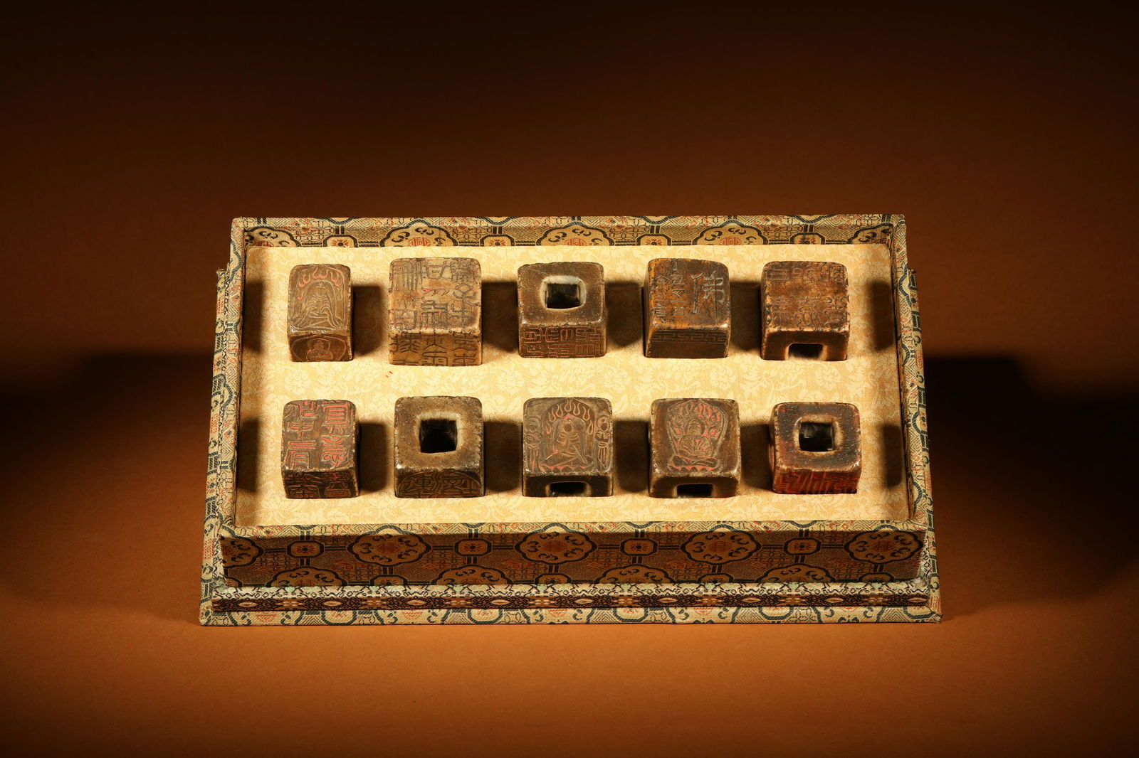A set of Shoushan stone seals from Qing Dynasty (1 of 6)