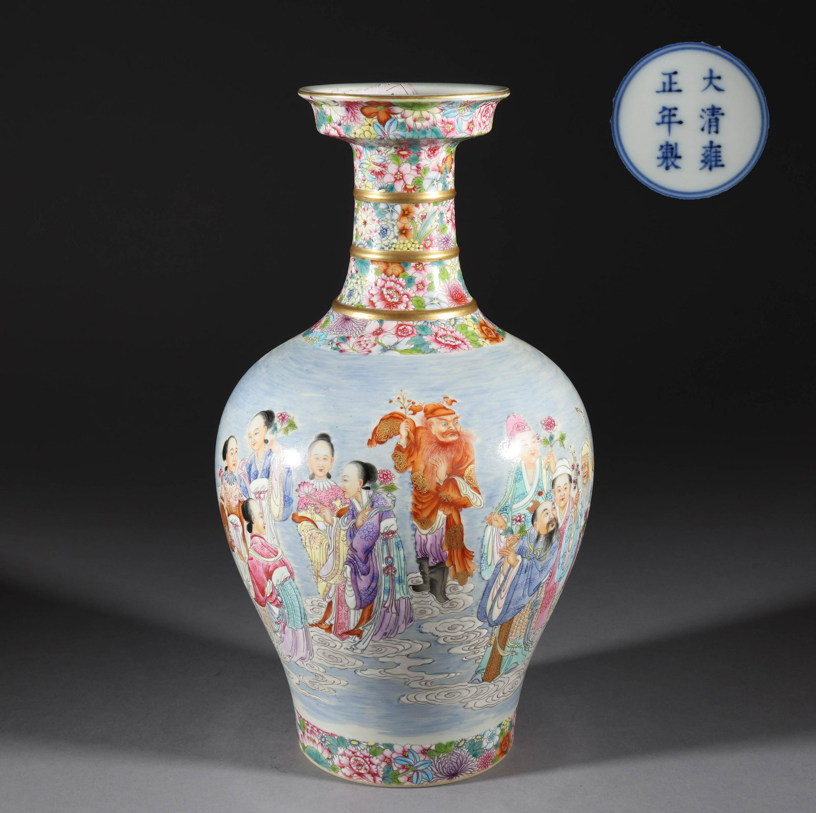 Qing Dynasty pastel character story Fengwei bottle (1 of 9)