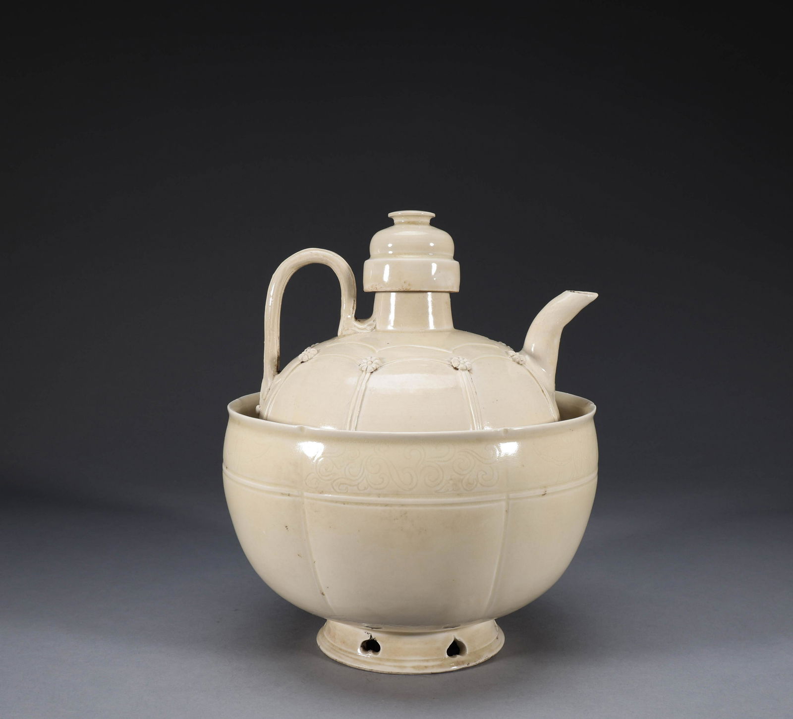 Song Dynasty Ding kiln handle a set of POTS (1 of 14)