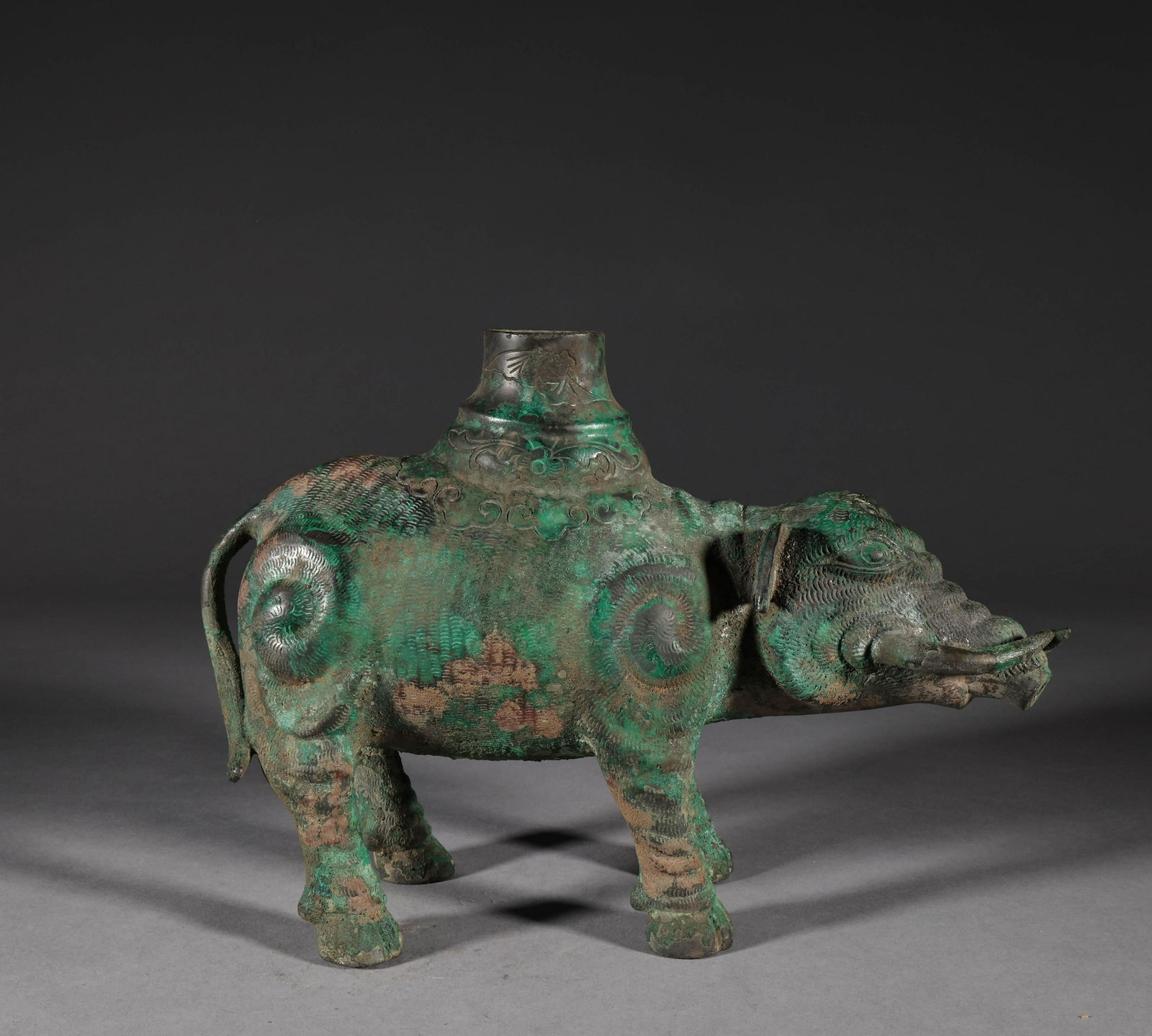 Bronze bull (1 of 10)