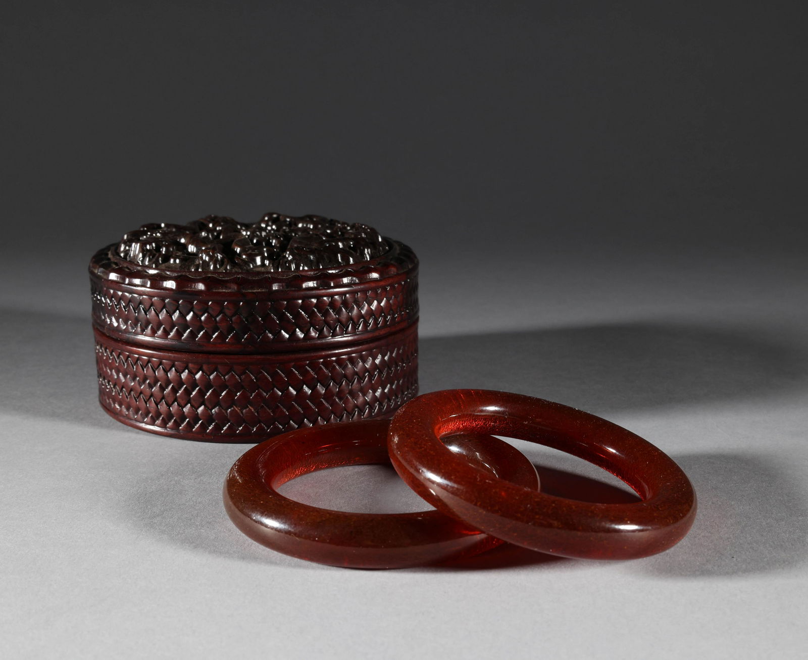 A pair of Qing Dynasty amber bracelets (1 of 6)