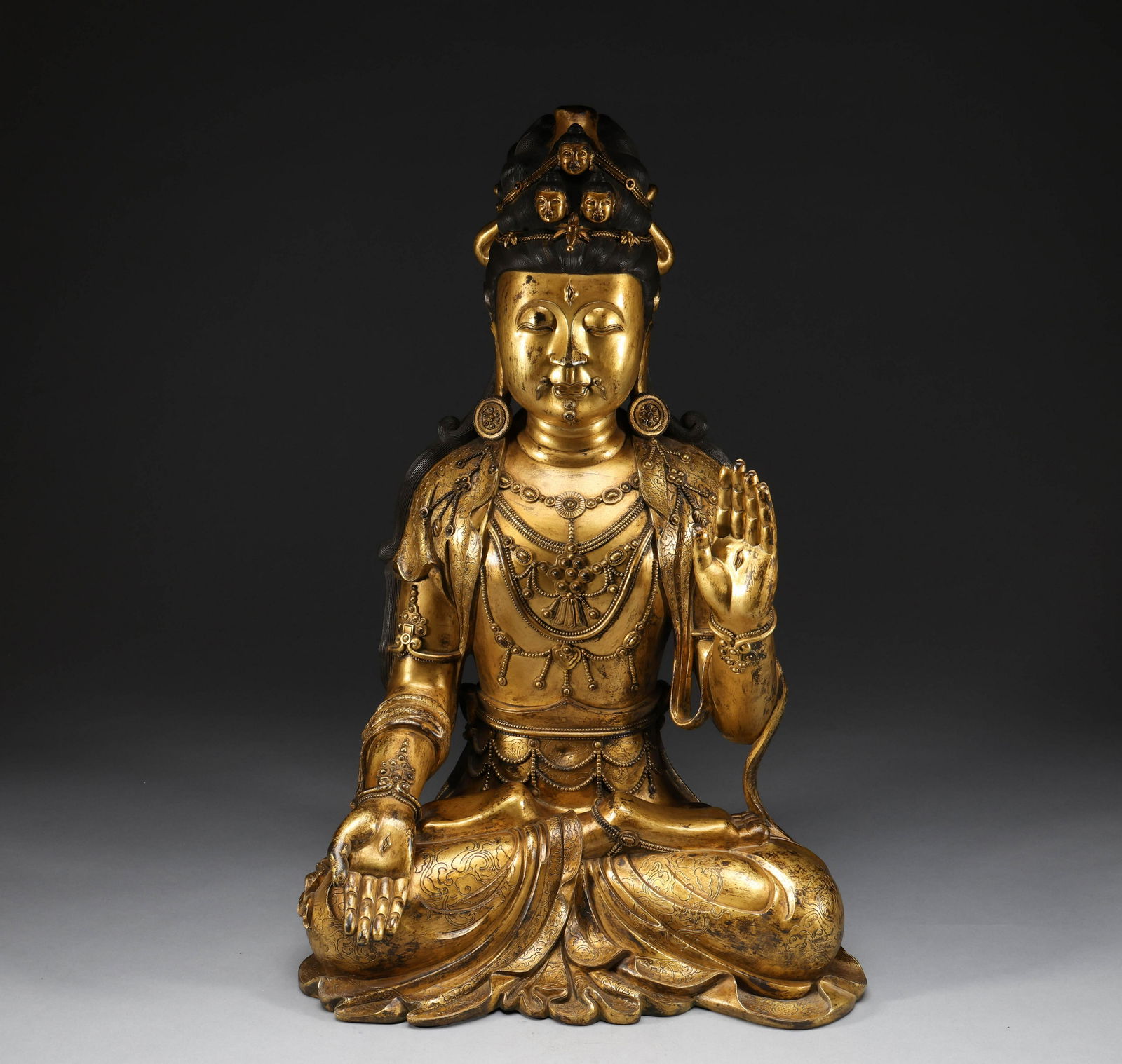 Bronze Gilded Avalokitesvara Statue in the Qing Dynasty (1 of 7)