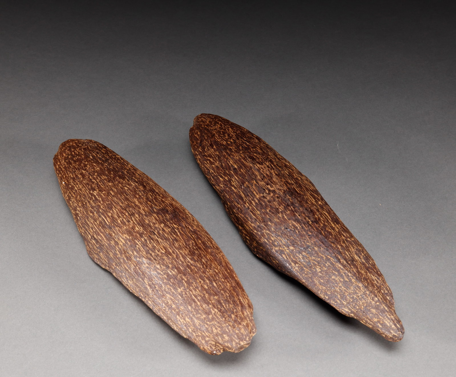 Qing Dynasty wood wood two pieces: Height: 27cm, width: 9cm, weight: 863g
