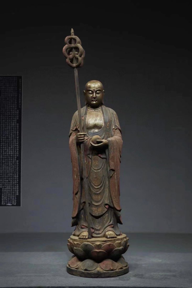 Wooden painted Tang Sanzang statues before the Ming Dynasty: Height: 118cm, width: 40cm