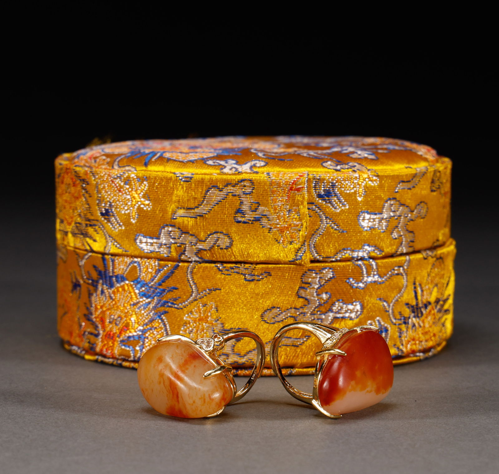 Hetian jade ring of Qing Dynasty 2 pieces (1 of 5)