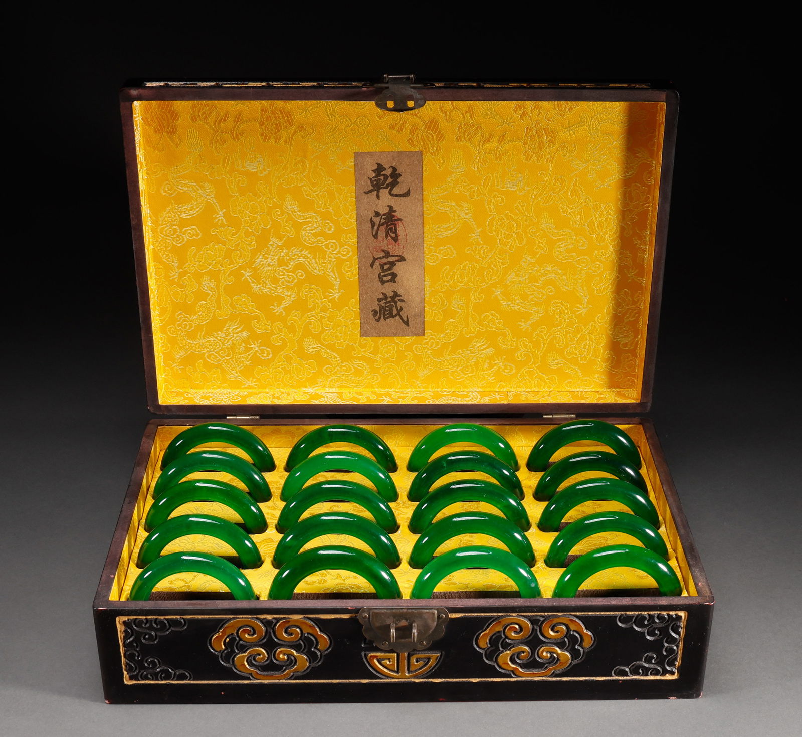 A box of Qing Dynasty jewelry (1 of 11)