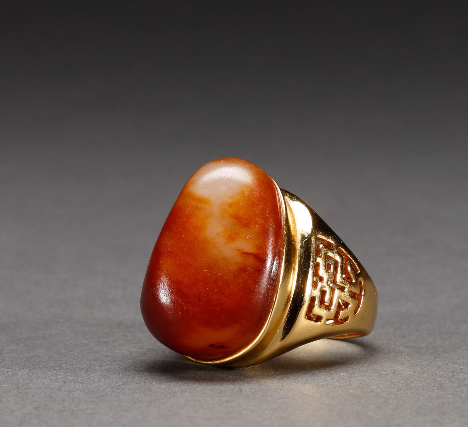 Hetian jade ring of Qing Dynasty (1 of 4)
