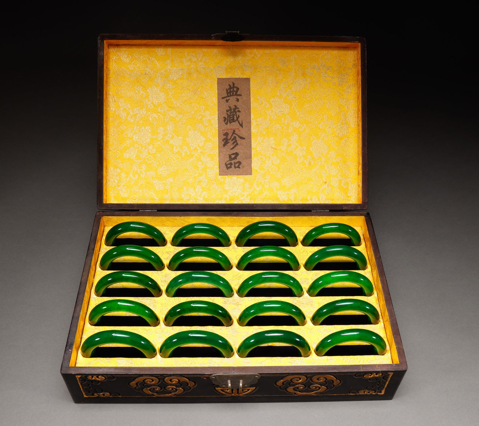 Qing Dynasty jewelry bracelet box (1 of 9)
