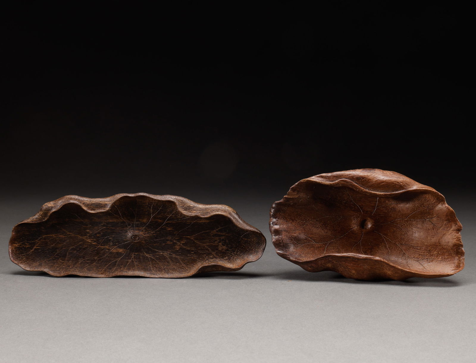 Qing Dynasty Qi Nan agarwood lotus leaf wash a group (1 of 10)