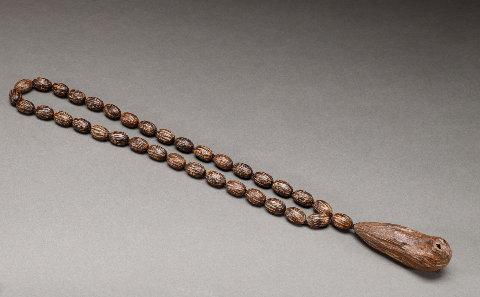 Qing Dynasty Qinan agarwood necklace (1 of 7)