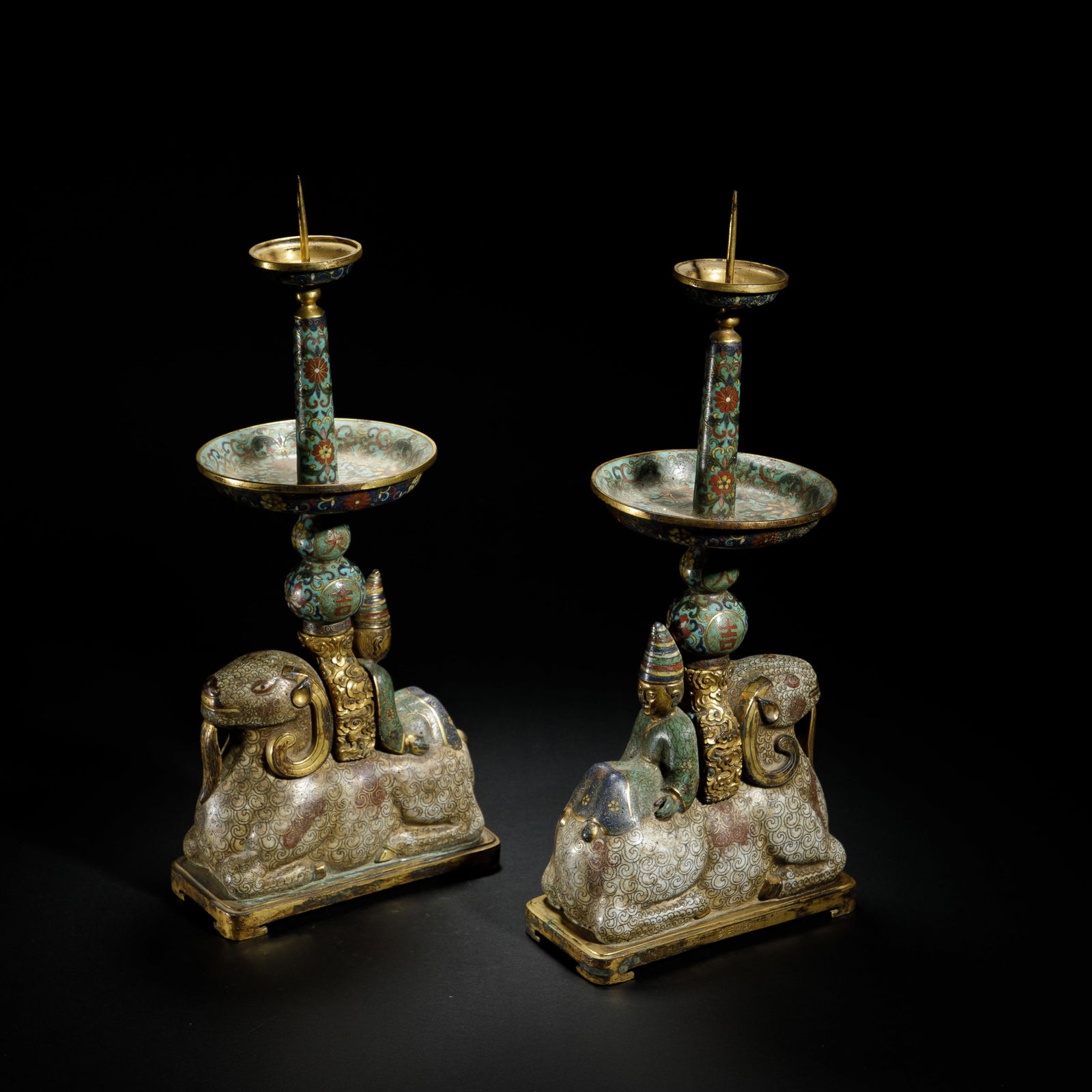 A pair of Qing Dynasty bronze cloisonn é candle holders (1 of 13)