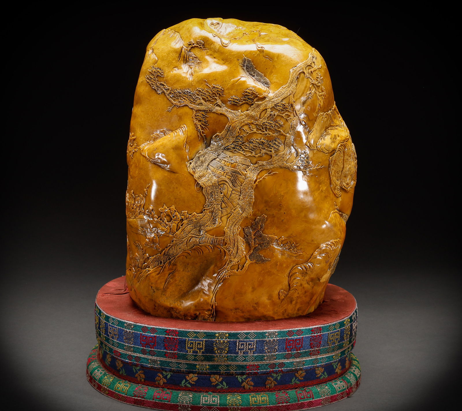 Qing Dynasty Shoushan Original Stone Ornament: Height: 38cm, Width: 29cm, Weight: 32050g