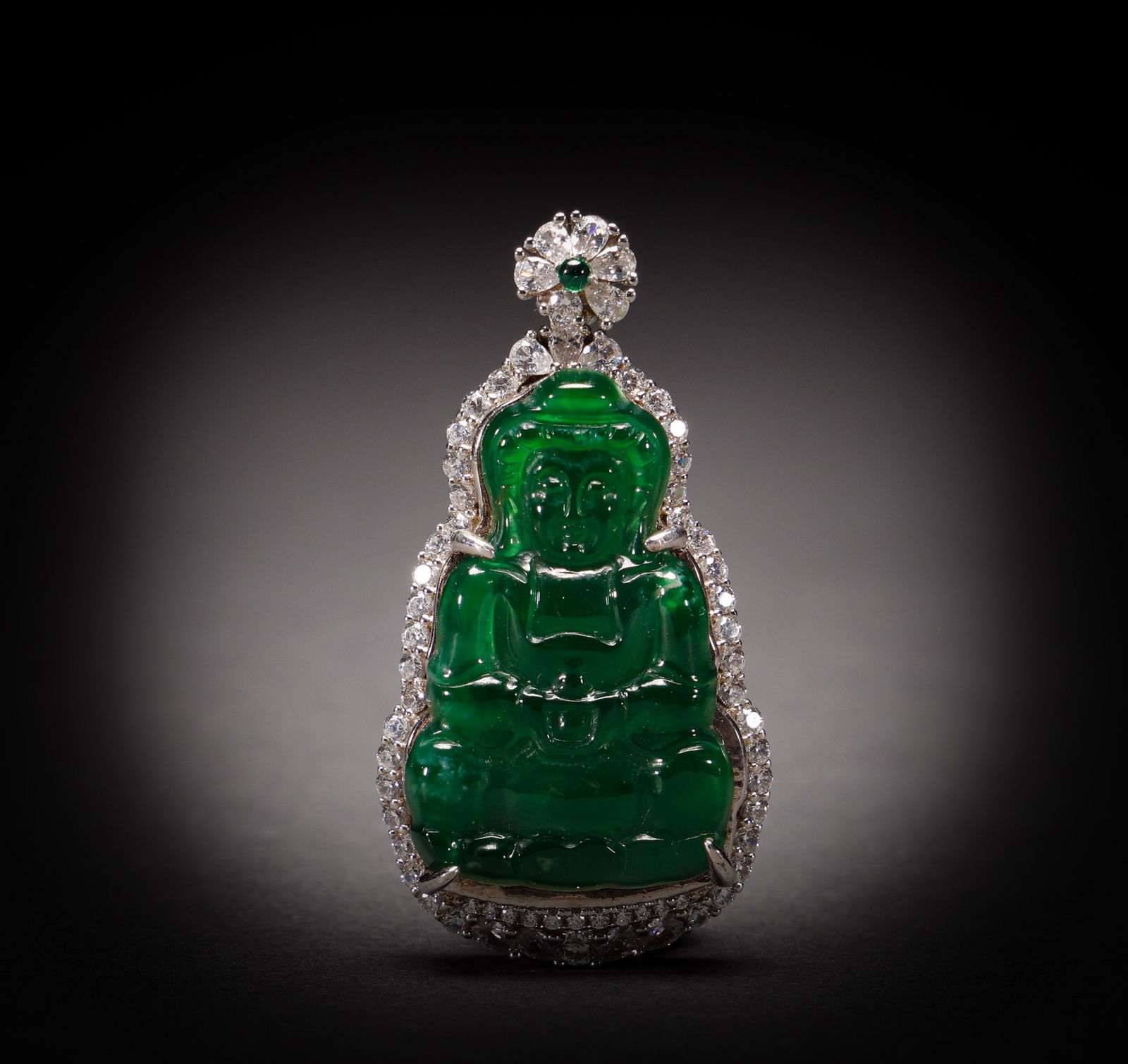 Qing Dynasty jade pendant (1 of 5)