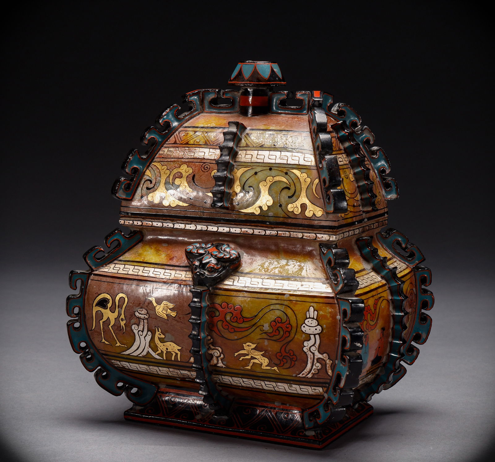 Before the Ming Dynasty, Hotan Jade painted gold square furnace: Height: 23.5cm, Width: 18cm, Weight: 2896g