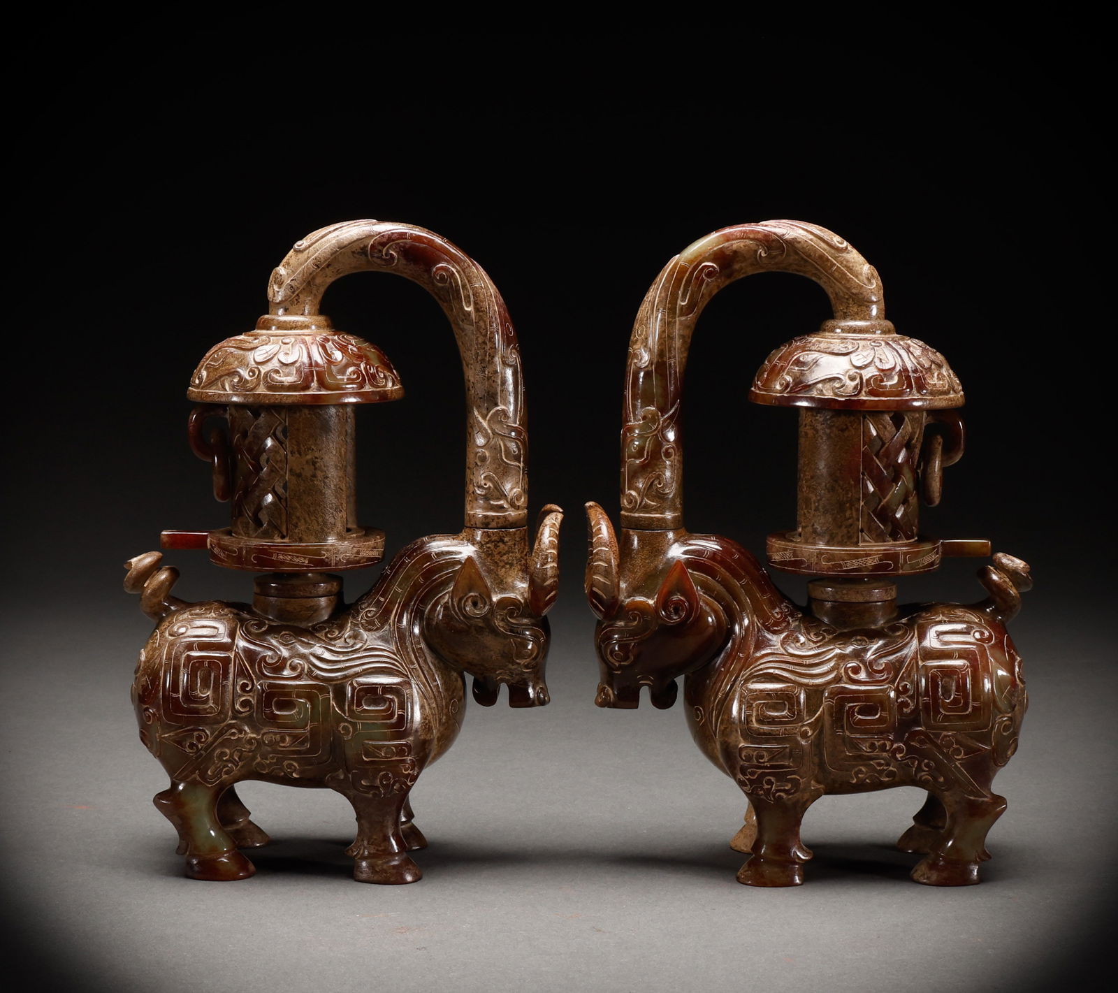 Before the Ming Dynasty, a pair of Hotan Jade palace lanterns: Height: 19.5cm, Width: 14cm, Weight: 2603g