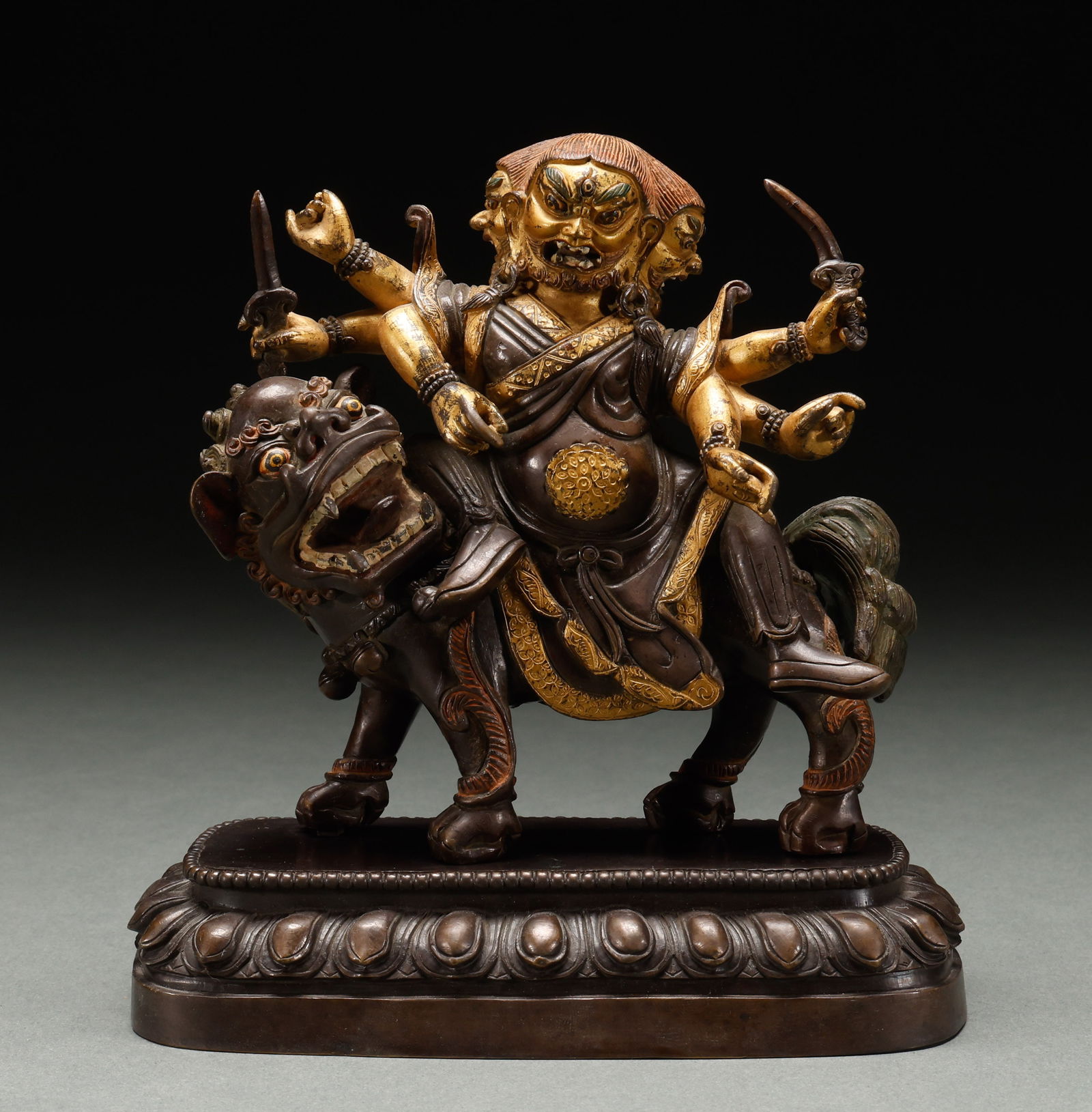 Bronze gilded Buddha statues from the Qing Dynasty (1 of 8)