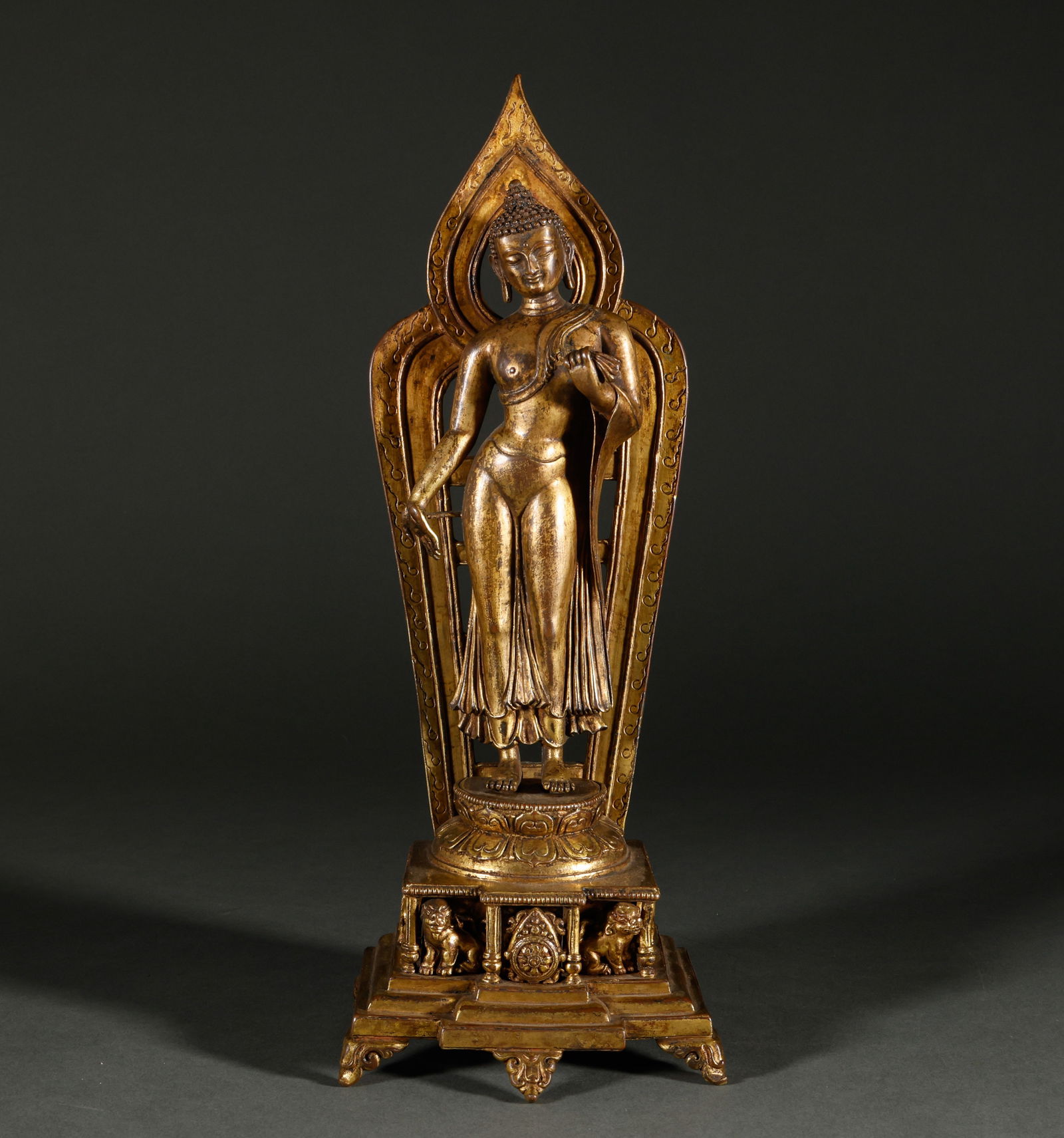 Bronze gilded Buddha statues from the Ming Dynasty (1 of 10)