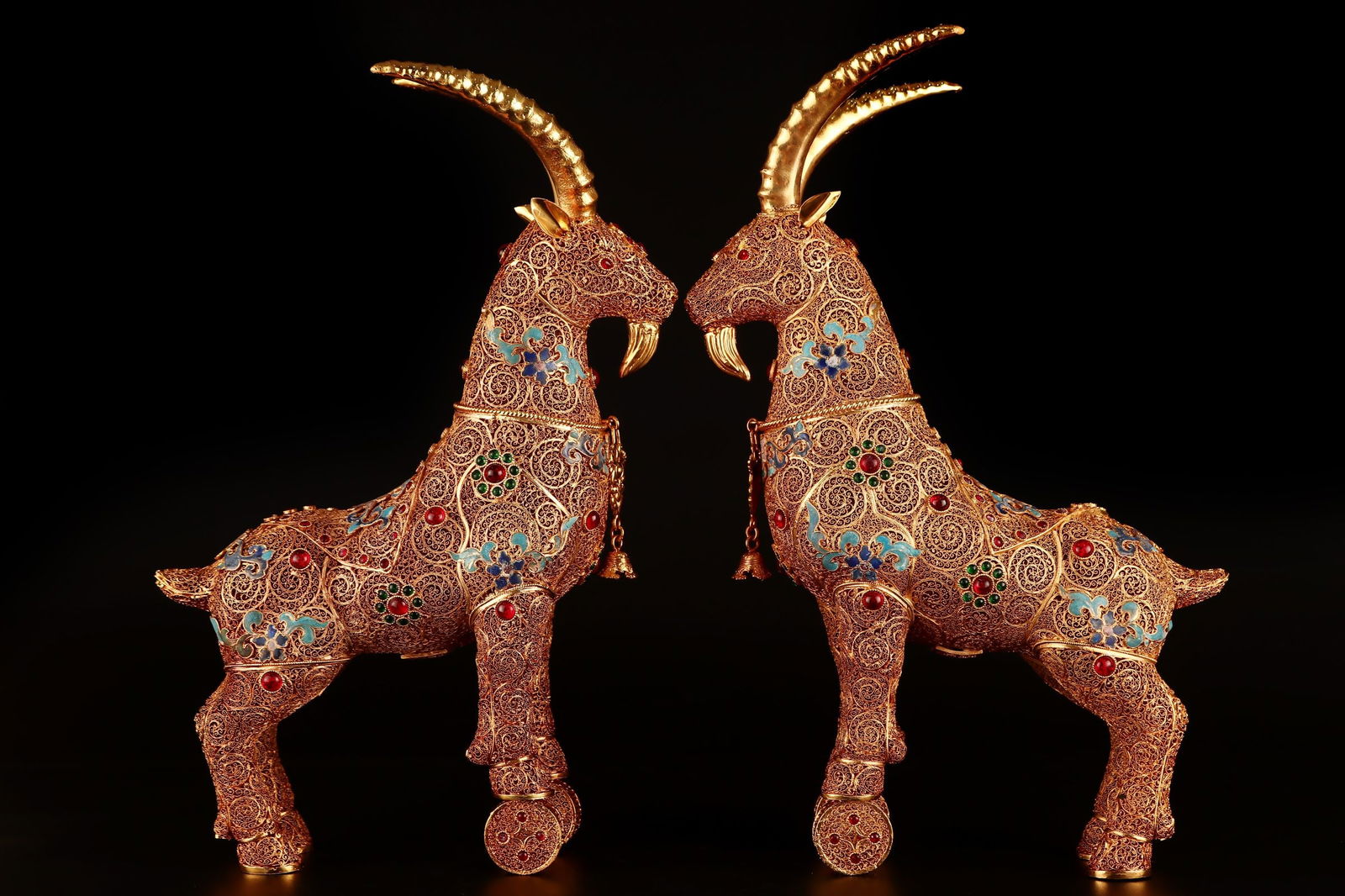 Qing Dynasty Copper Gilded Flower Silk Gilded Sheep: Height: 35cm, Width: 21cm, Weight: 2206g