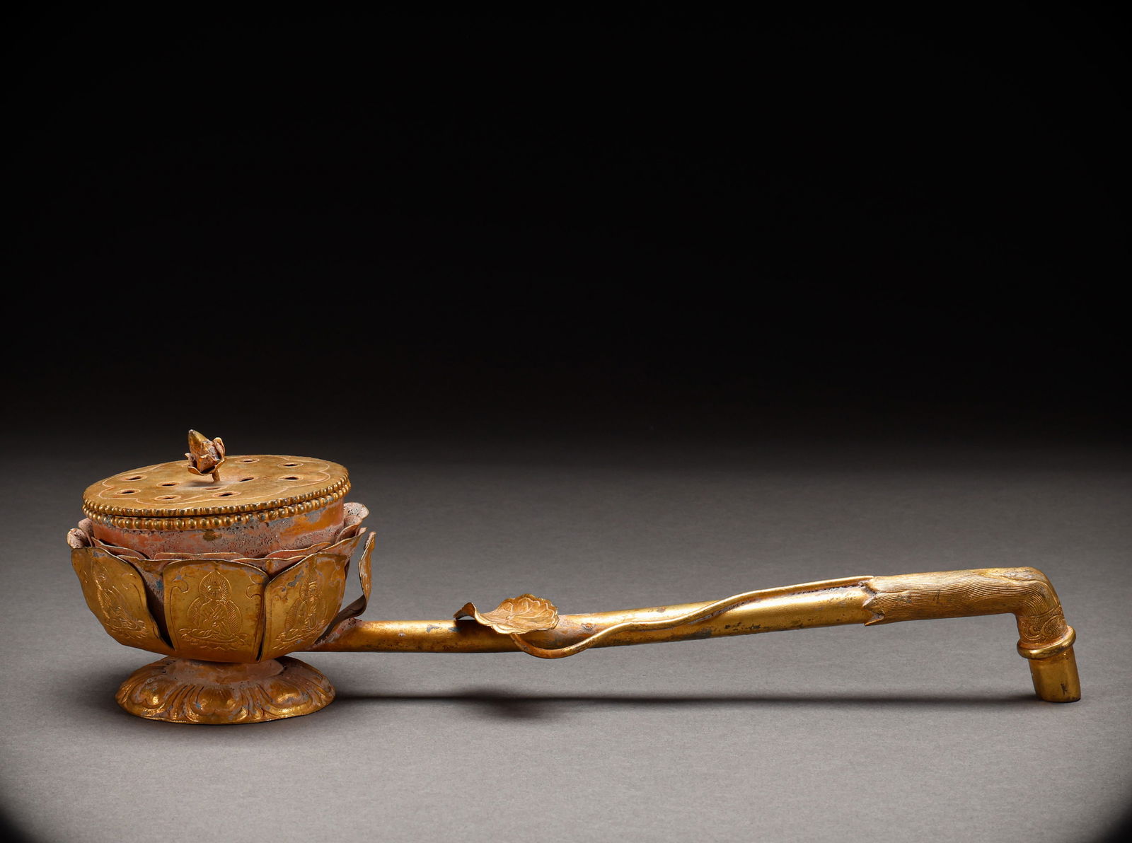 Qing Dynasty Copper Gilded Handheld Smoker: Length: 32cm, Width: 10cm, Weight: 489g