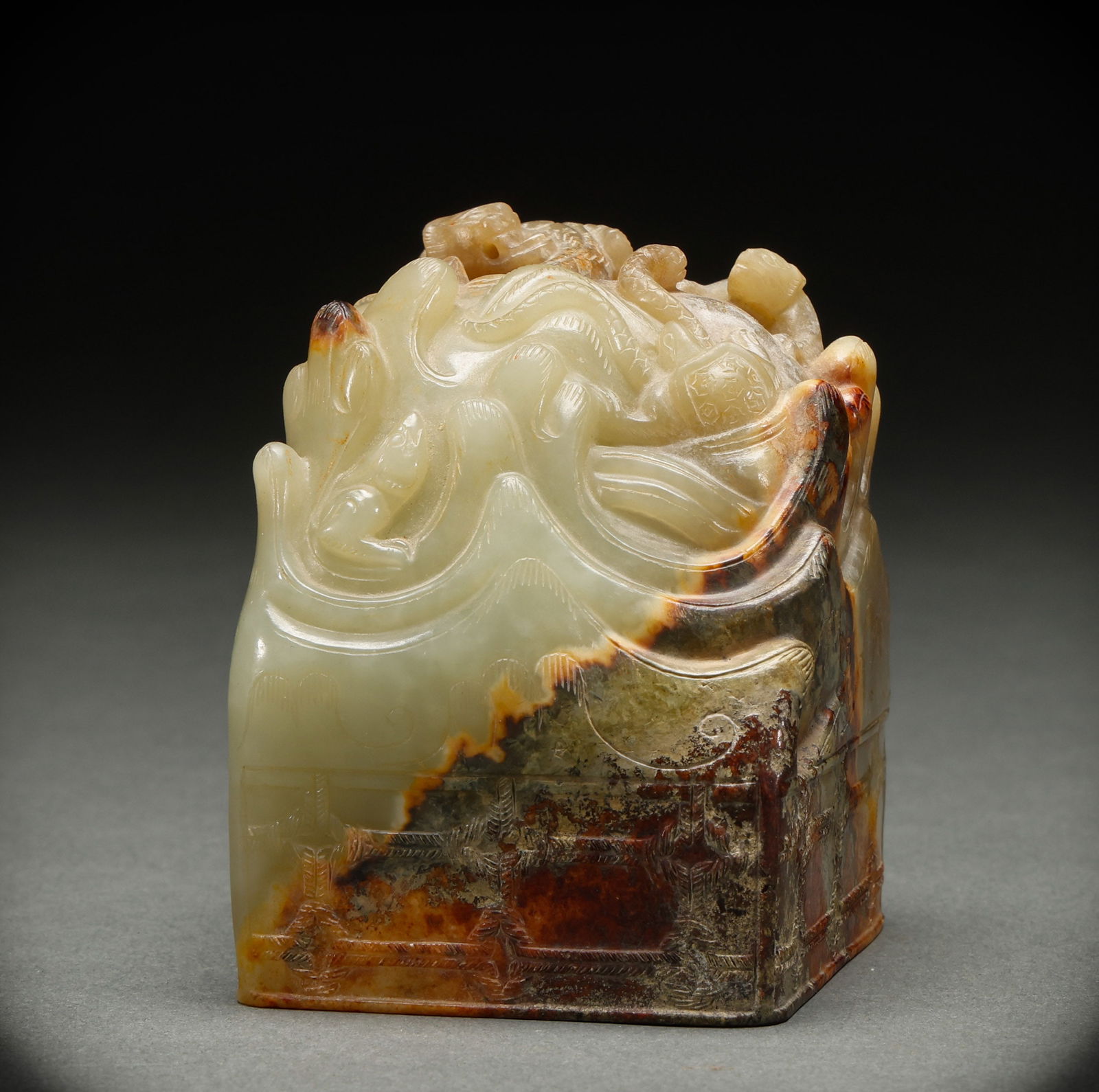 Hotan Jade Seal before the Ming Dynasty: Height: 8cm, Width: 6cm, Weight: 729g