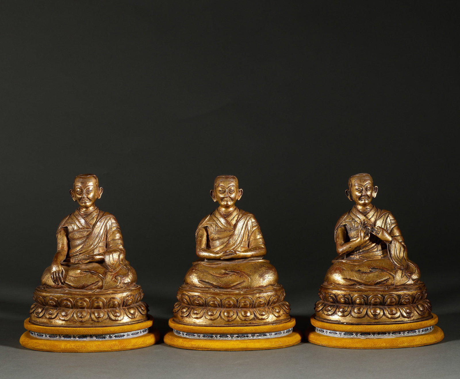 Bronze gilded Buddha statues from the Ming Dynasty (1 of 10)