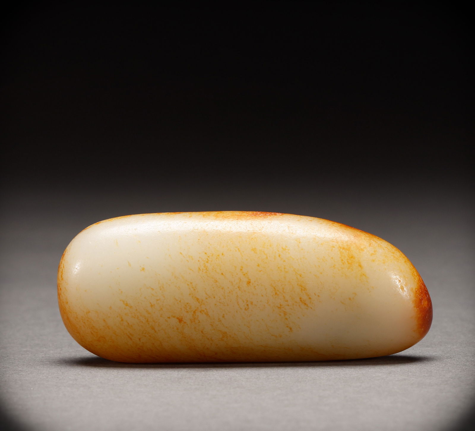 Qing Dynasty Hotan Jade Original Stone Necklace: Length: 8.3cm, Width: 3.5cm, Weight: 128g