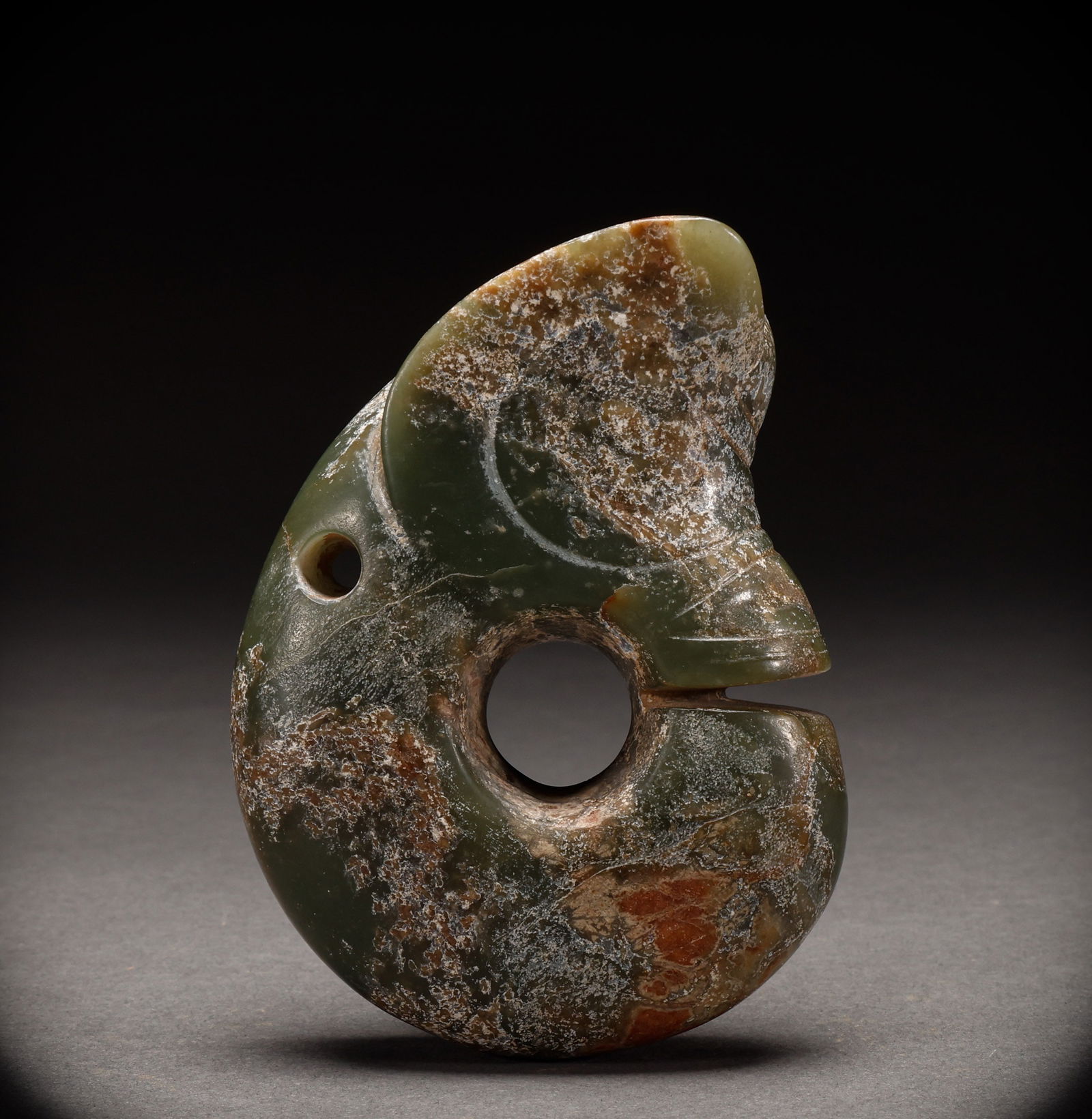 Before the Ming Dynasty, there was a jade pig cage: Height: 11cm, Width: 8cm, Weight: 465g