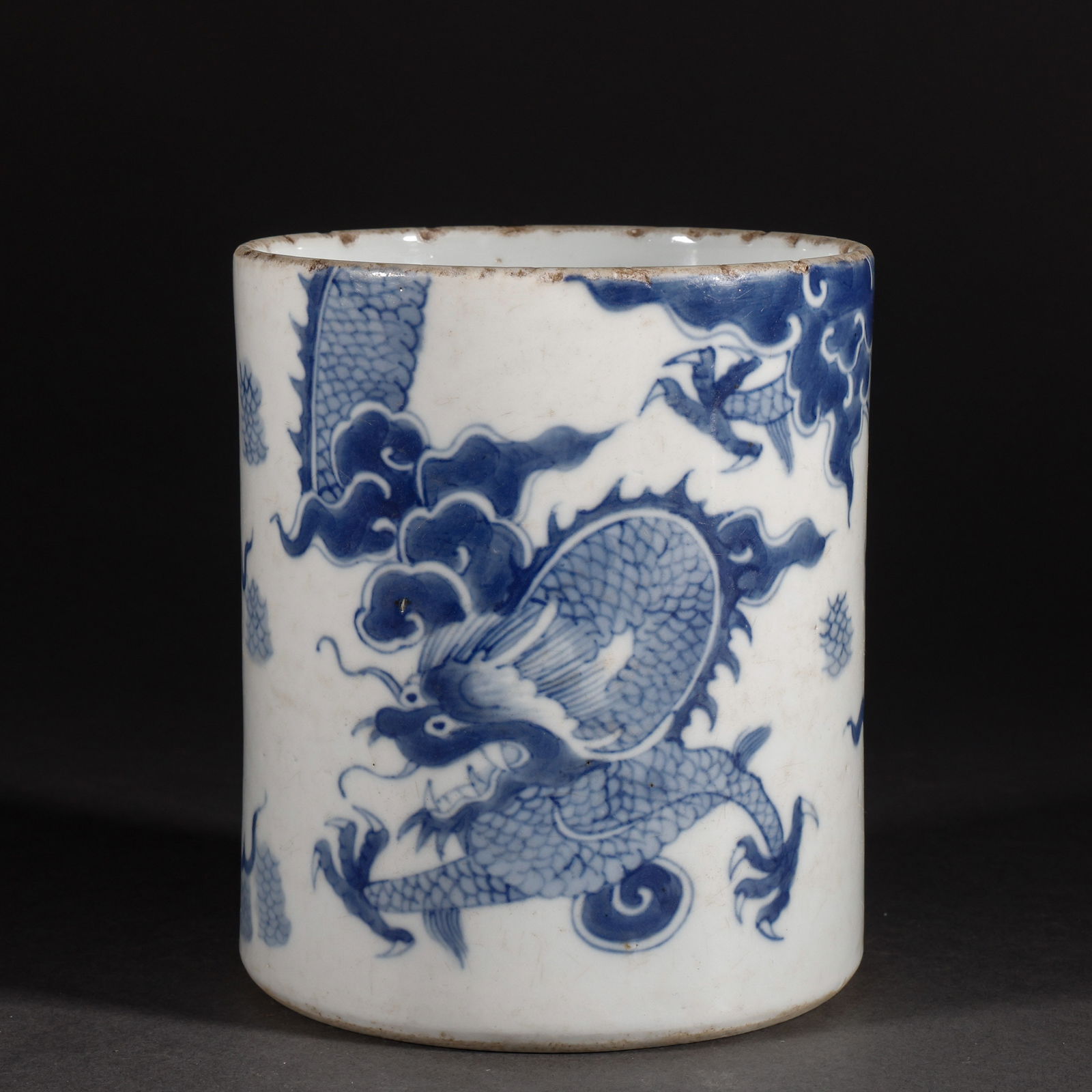 Qing Dynasty blue and white animal pattern pen holder (1 of 8)