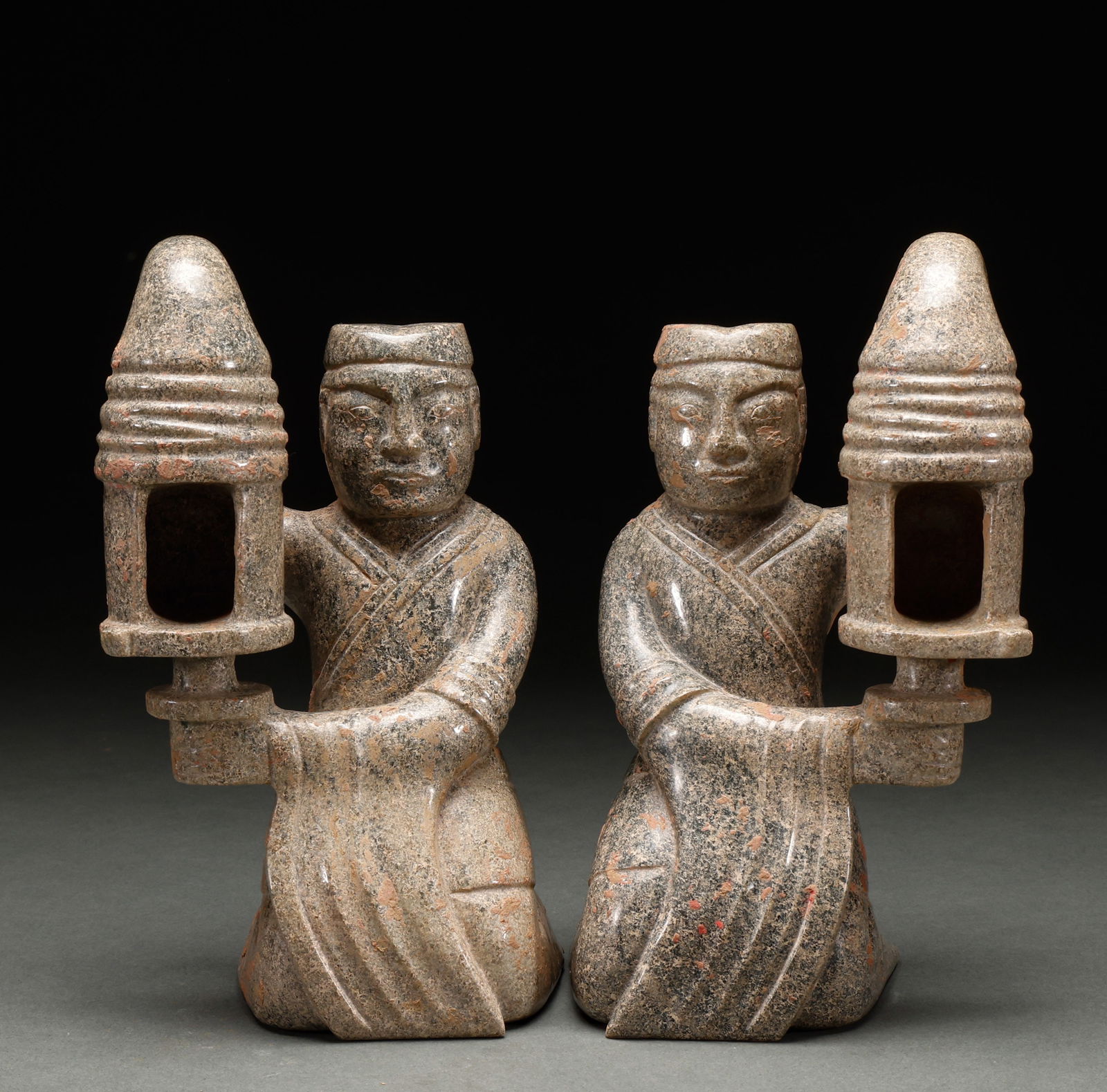 Before the Ming Dynasty, a pair of Hotan Jade palace lanterns: Height: 21cm, Width: 12cm, Weight: 4284g