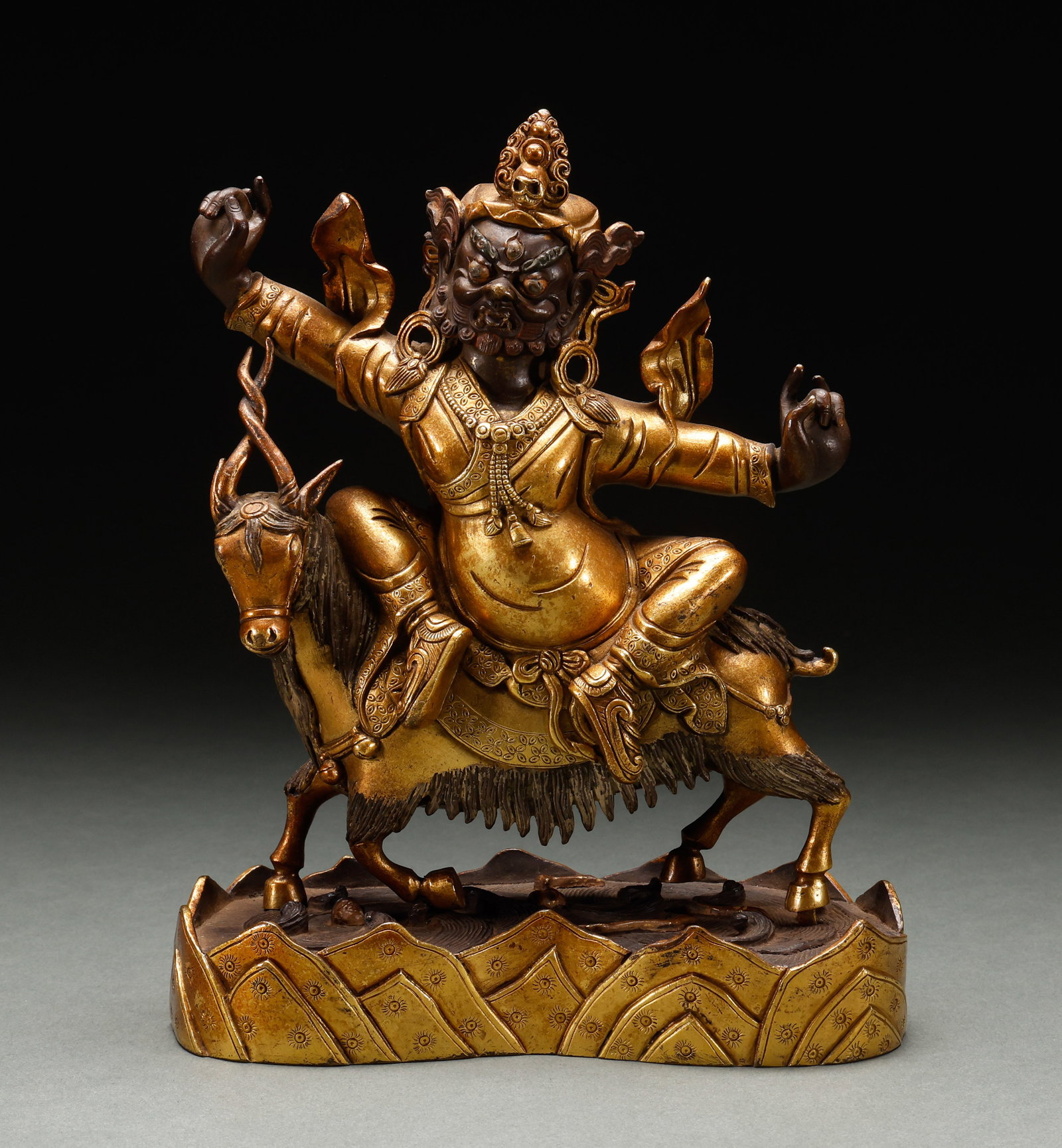 Bronze gilded Buddha statues from the Qing Dynasty (1 of 10)