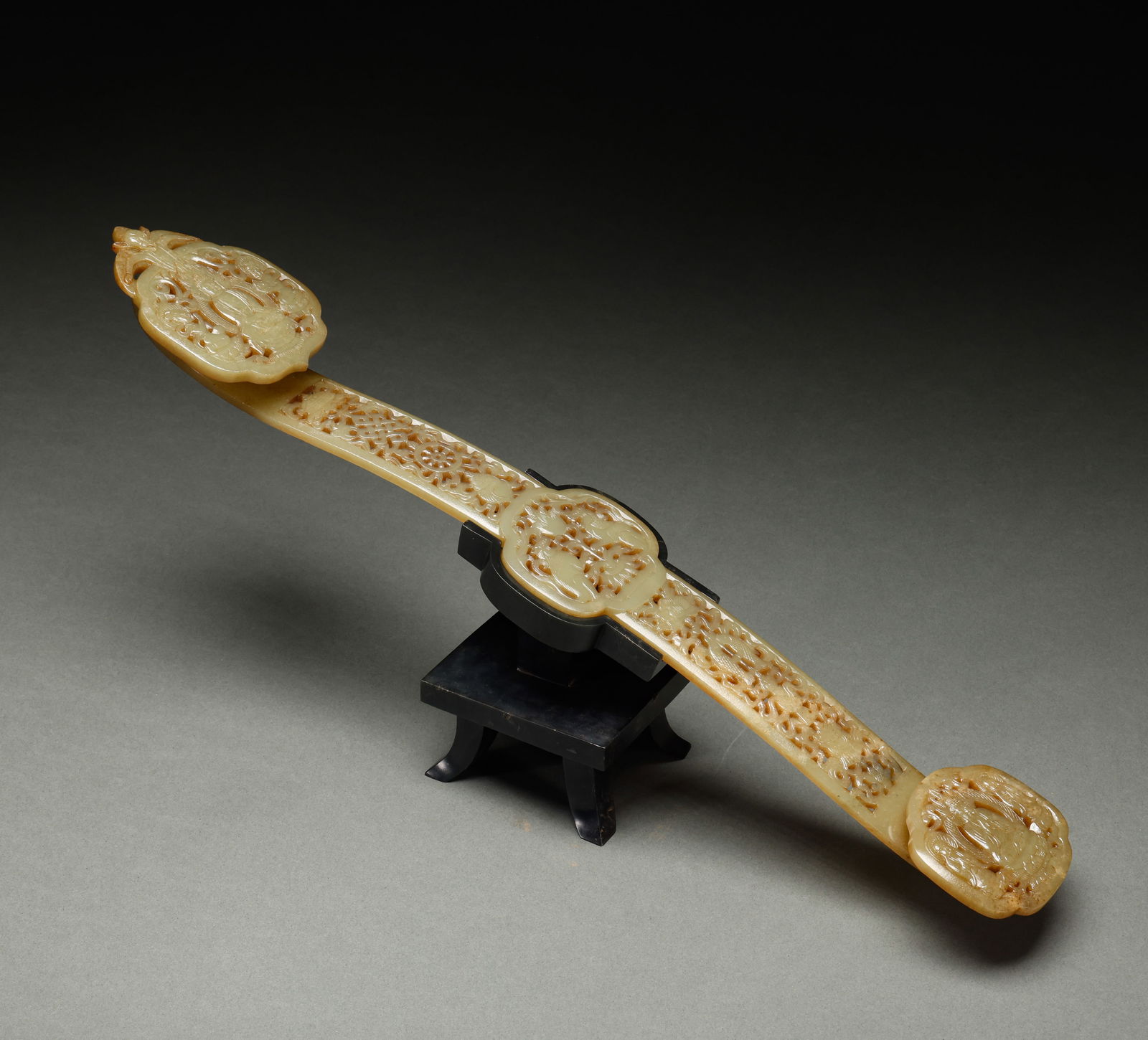 Hotan Jade Ruyi before the Ming Dynasty (1 of 10)