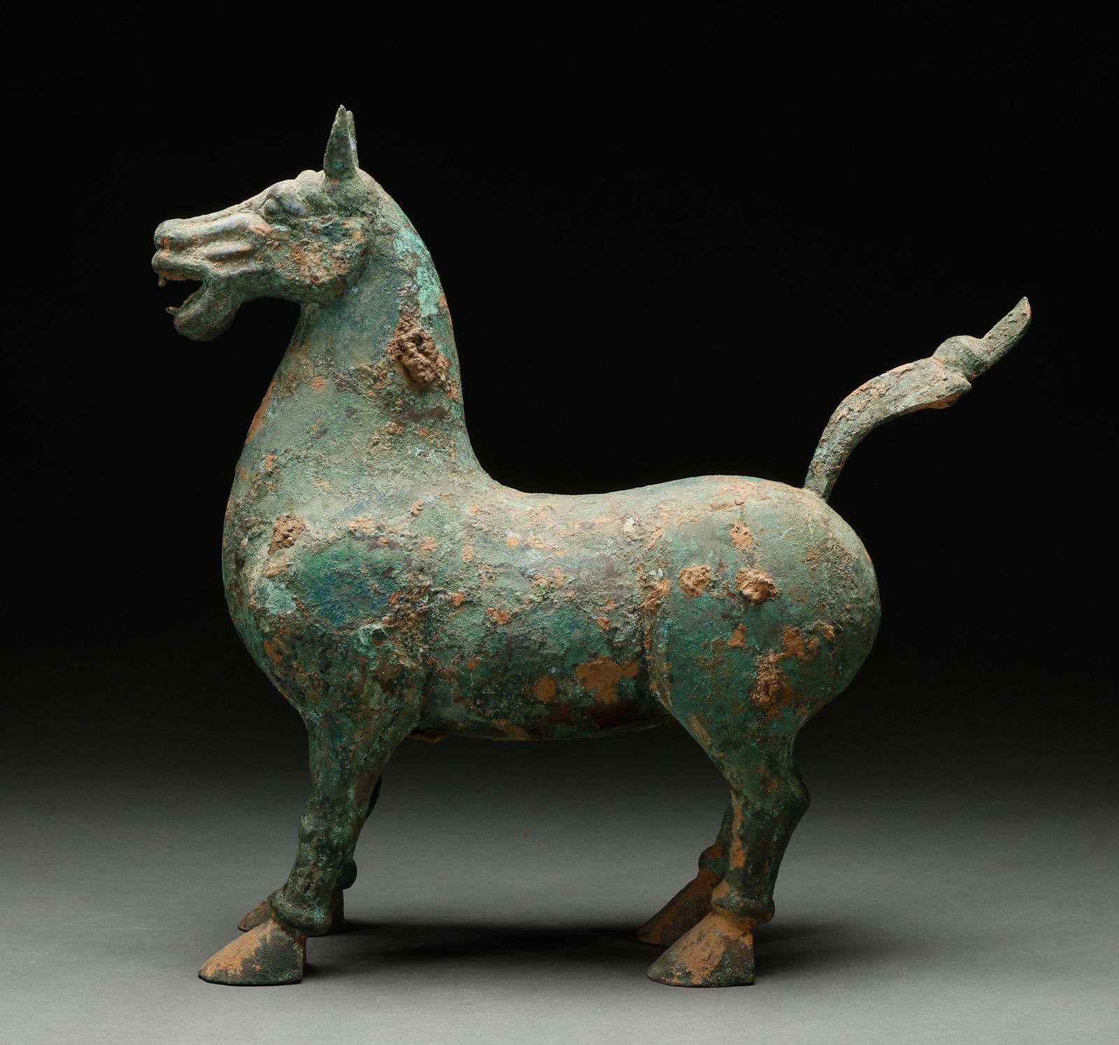 Bronze ritual vessels before the Ming Dynasty (1 of 10)