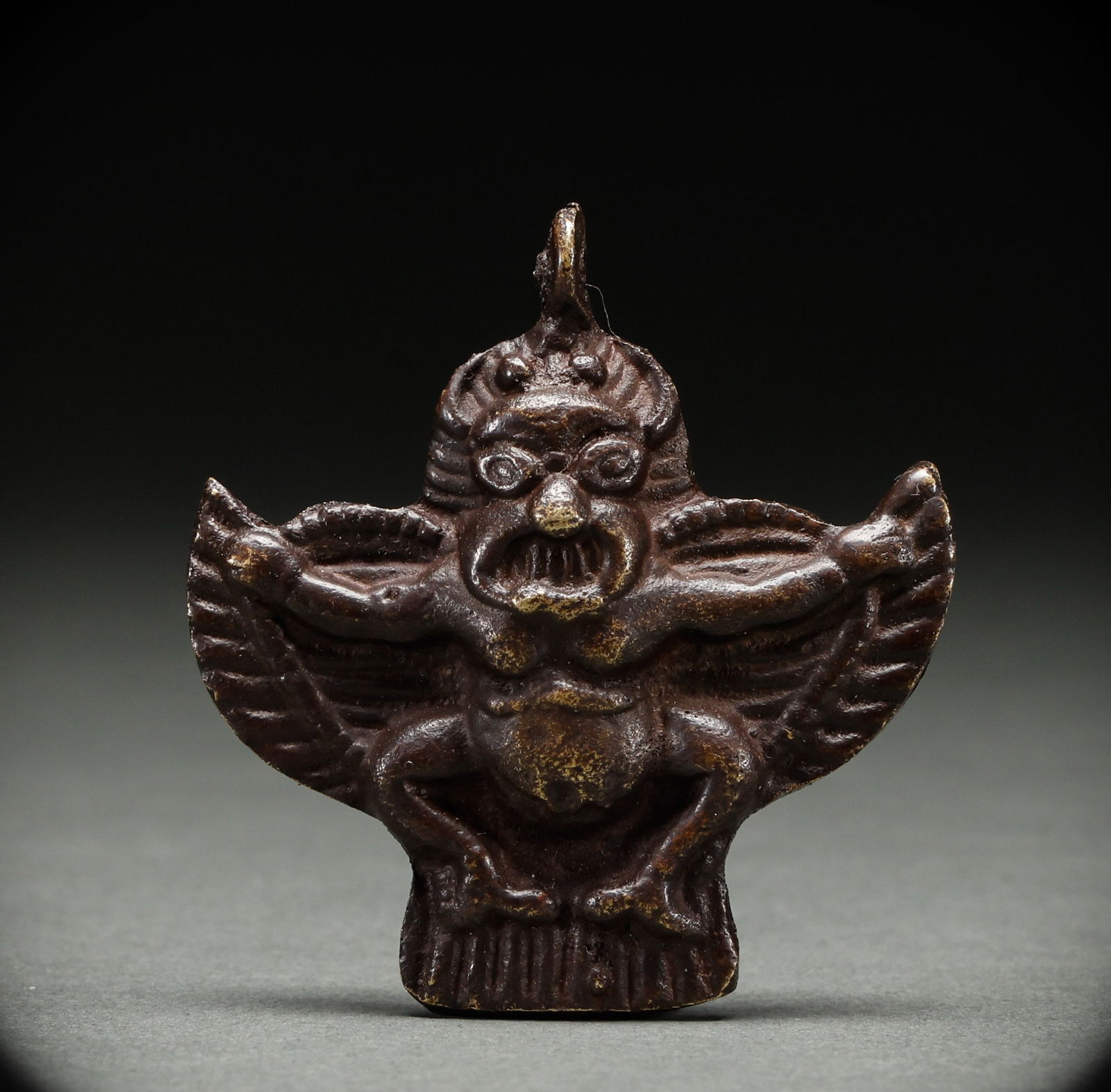 Qing Dynasty copper roc spreading wings bird: Height: 5.2cm, Width: 5cm, Weight: 23g