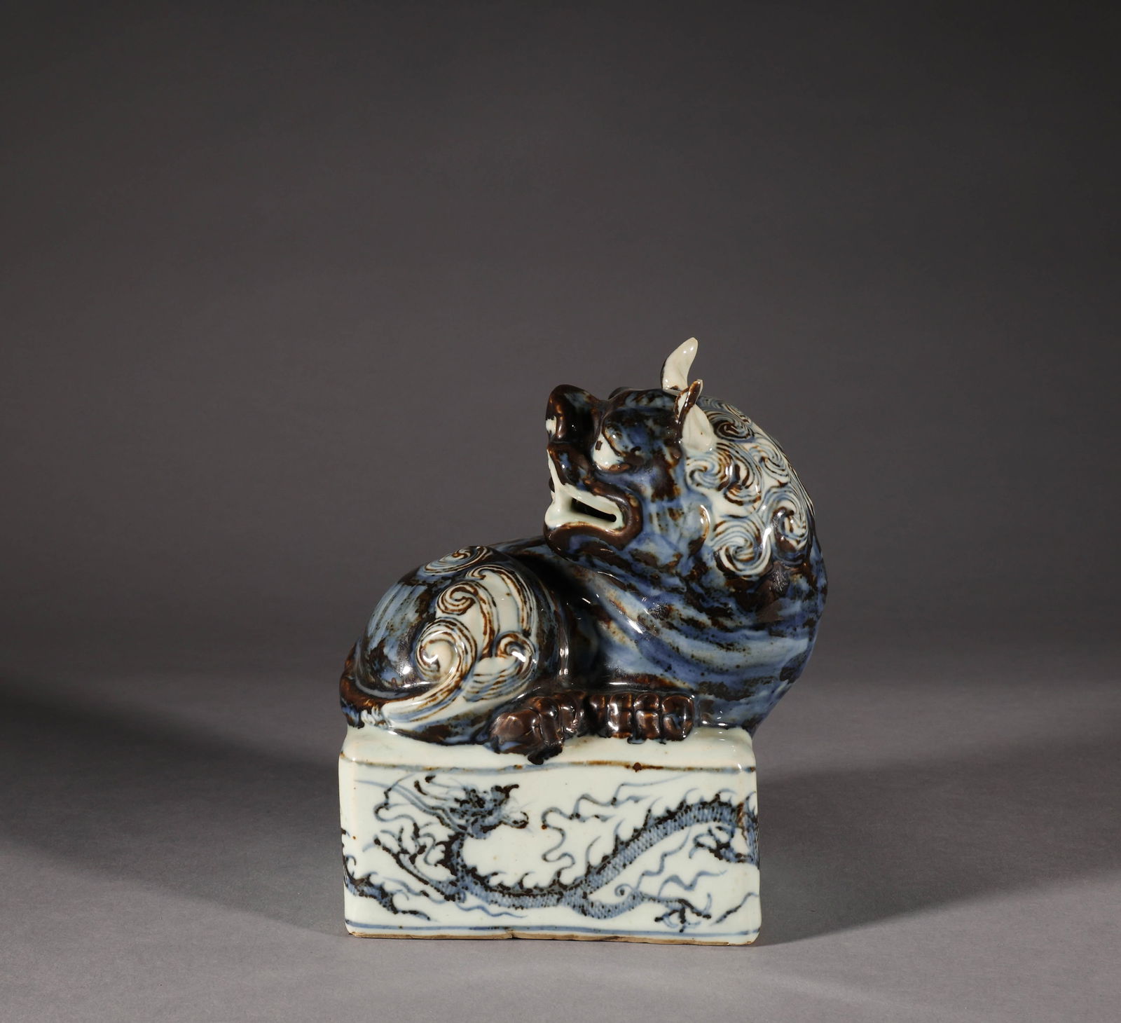 Qing Dynasty blue and white beasts (1 of 8)