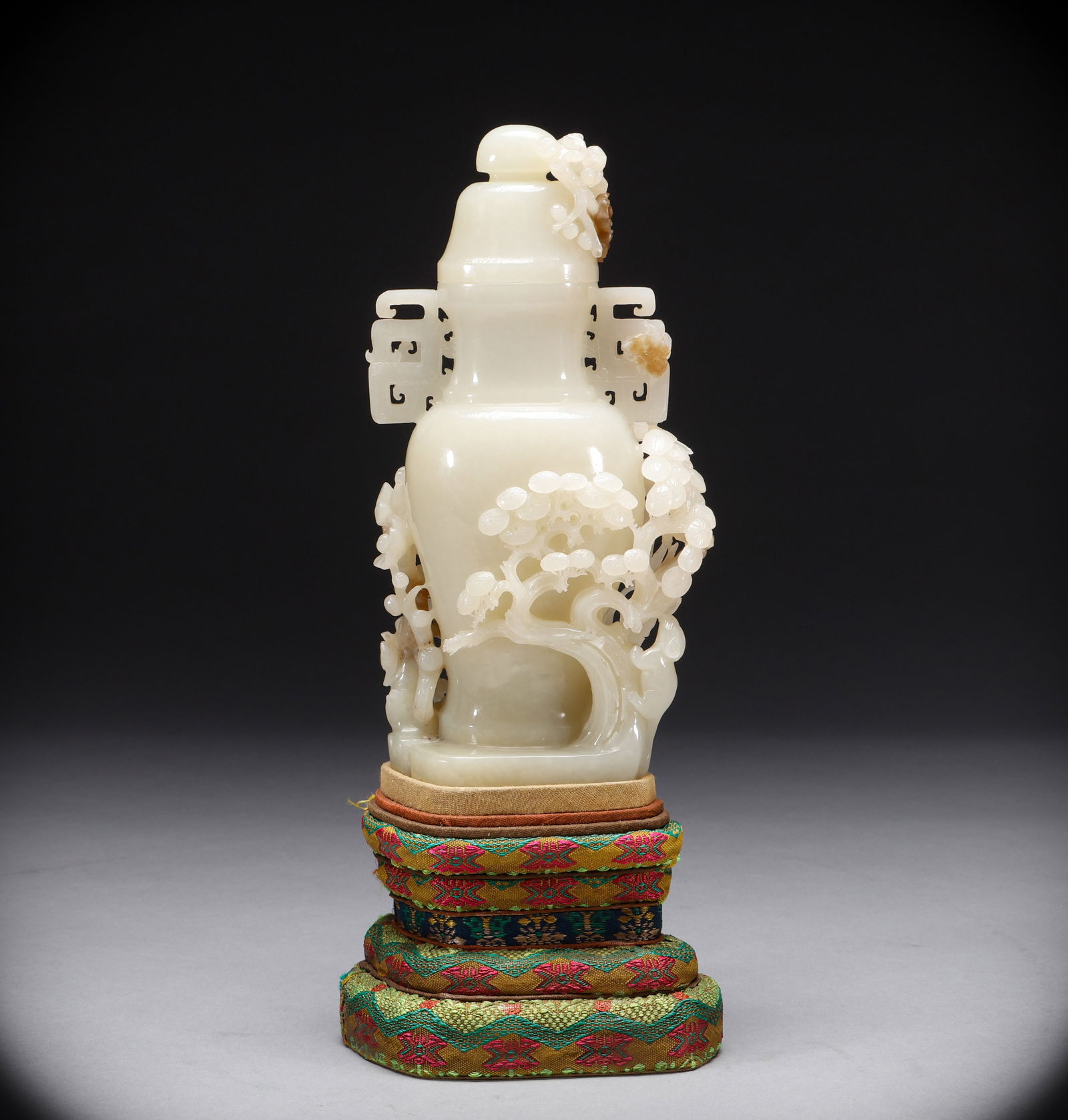 Hetian Jade Bottle of the Qing Dynasty (1 of 10)
