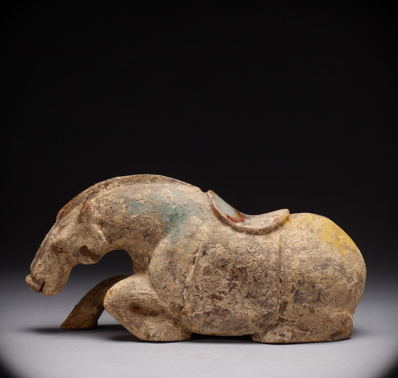 Hetian Yuma in the Qing Dynasty or before: Height: 17cm, Width: 36cm, Weight: 7721g