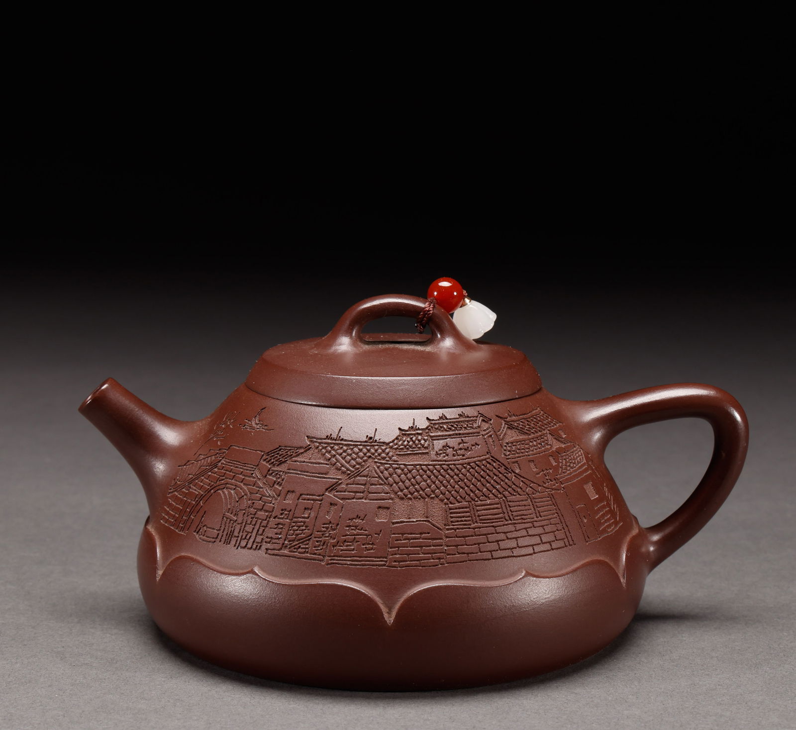 Qing or Republican purple clay teapot: Height: 9cm, width: 15cm, weight: 322g