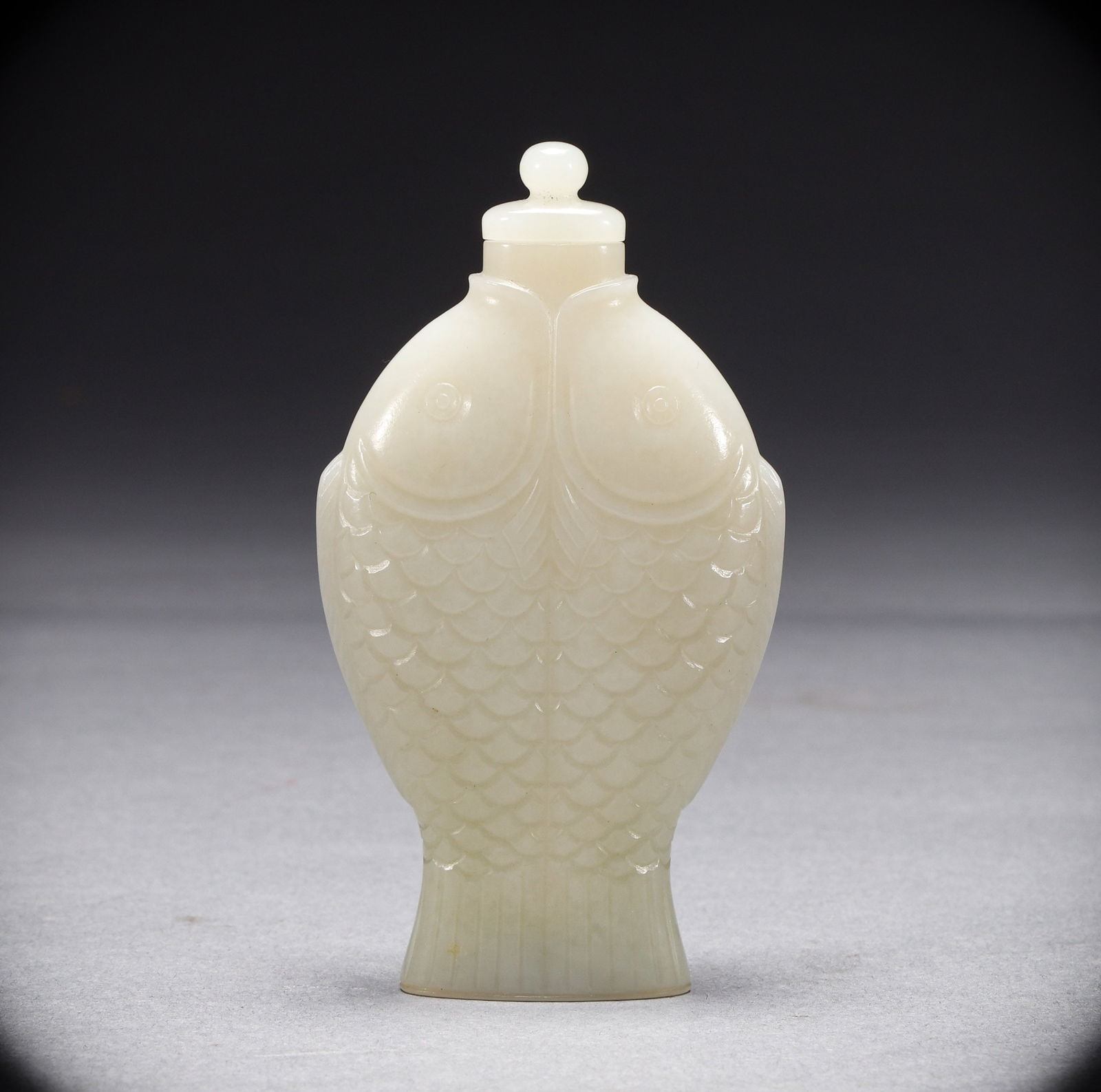 Qing Dynasty Hotan Jade Snuff Bottle (1 of 8)
