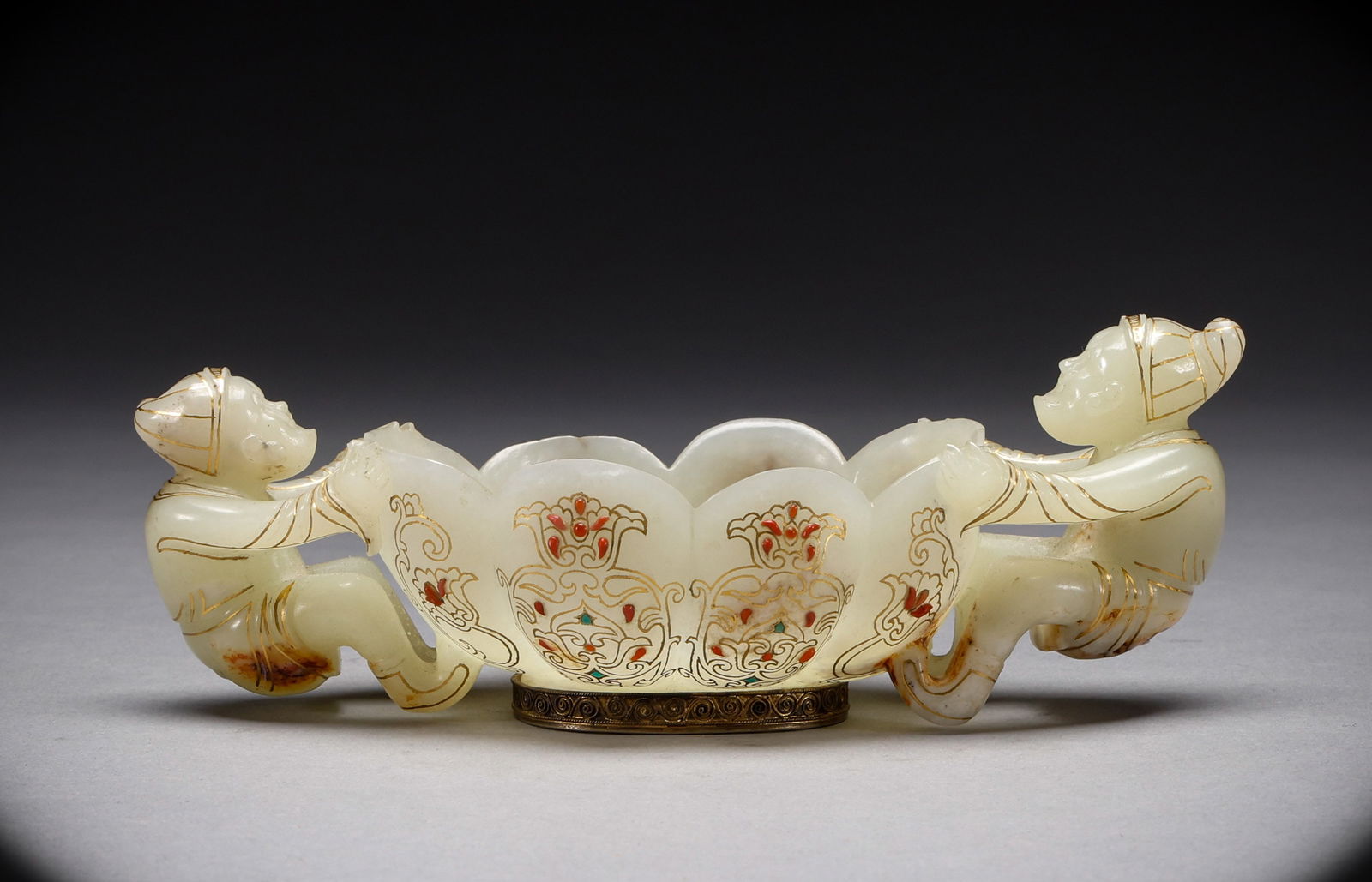 Qing Dynasty Hotan Jade inlaid gold wire inlaid gem cup: Height: 6cm, Width: 15.6cm, Weight: 239g