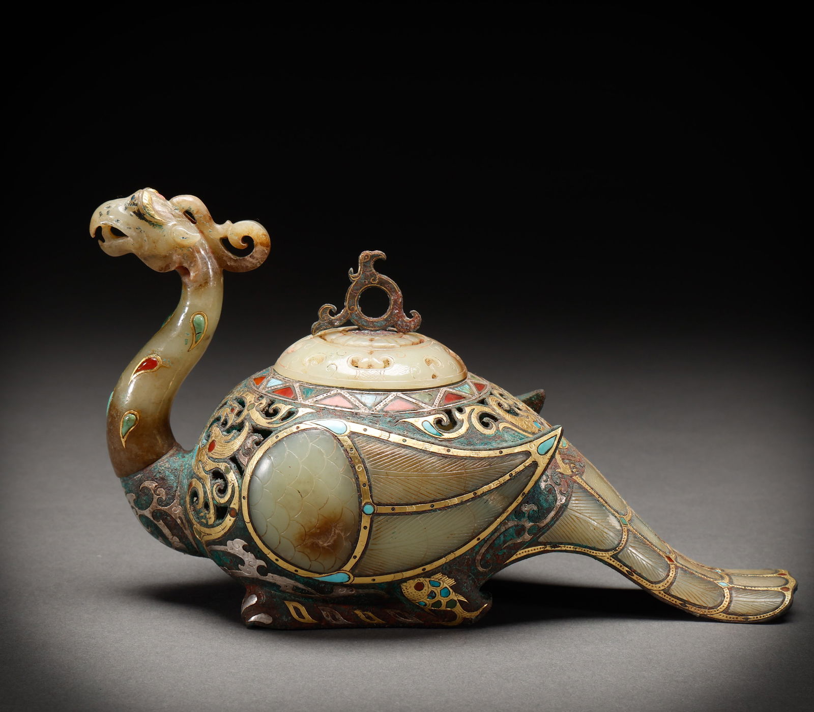 Before the Ming Dynasty, copper measures were inlaid with gold and silver and Hetian jade stoves: Height: 11.5cm, Width: 20cm, Weight: 802g