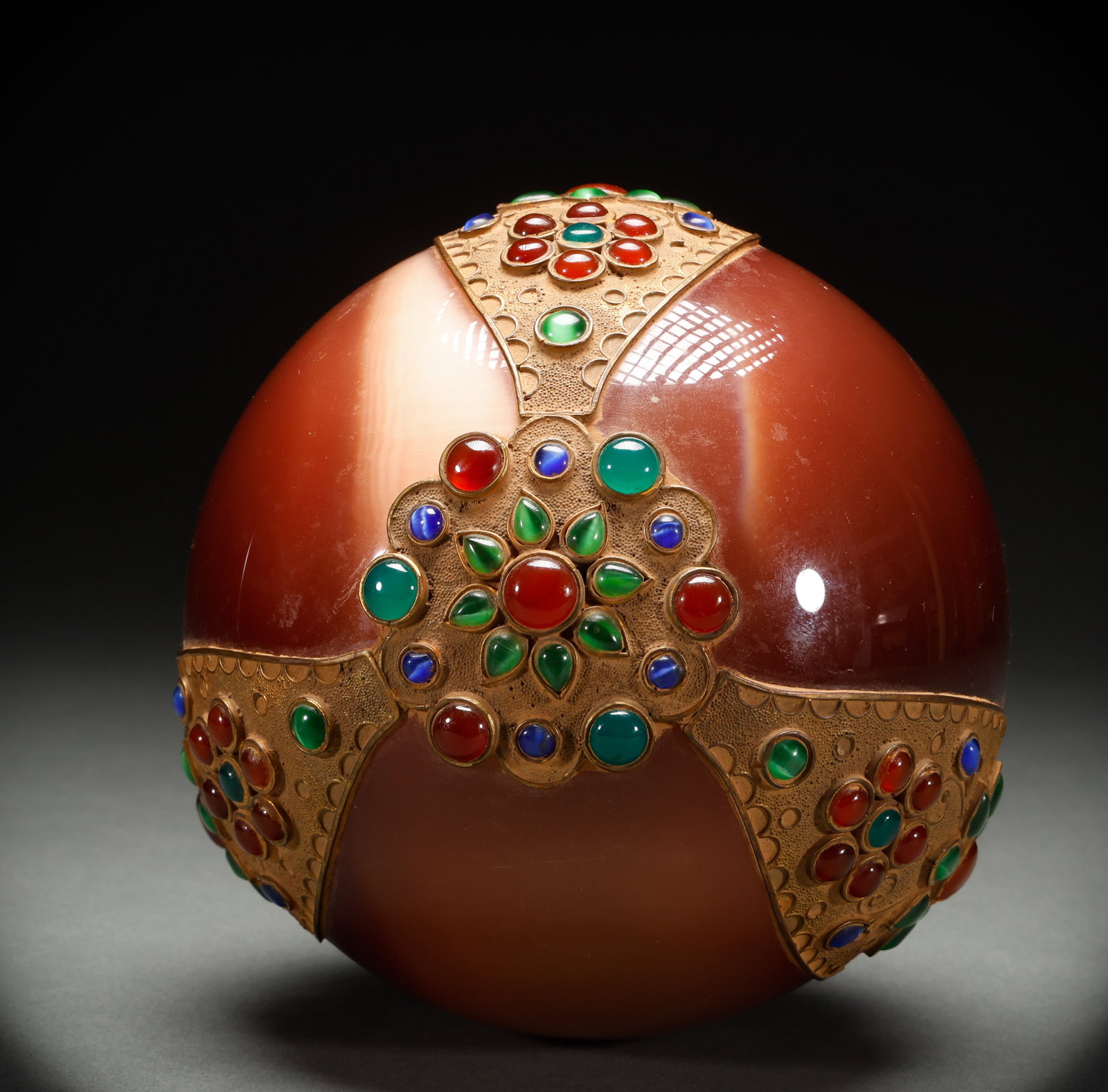 Cat's Eye Stone from the Qing Dynasty: Diameter: 16cm, Weight: 5159g