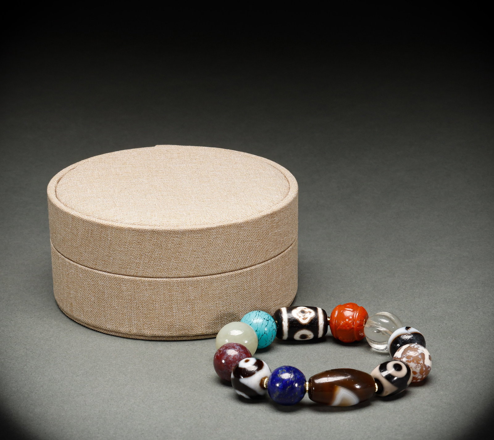 Qing Dynasty's Hundred Treasures Tianzhu Hand String: Diameter: 2cm, Weight: 75g