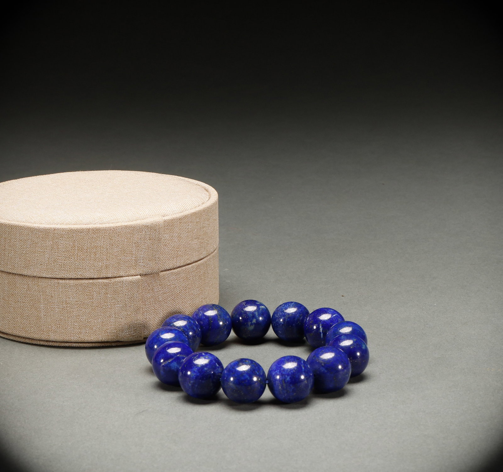 Qing Dynasty Lapis lazuli bracelets (1 of 7)