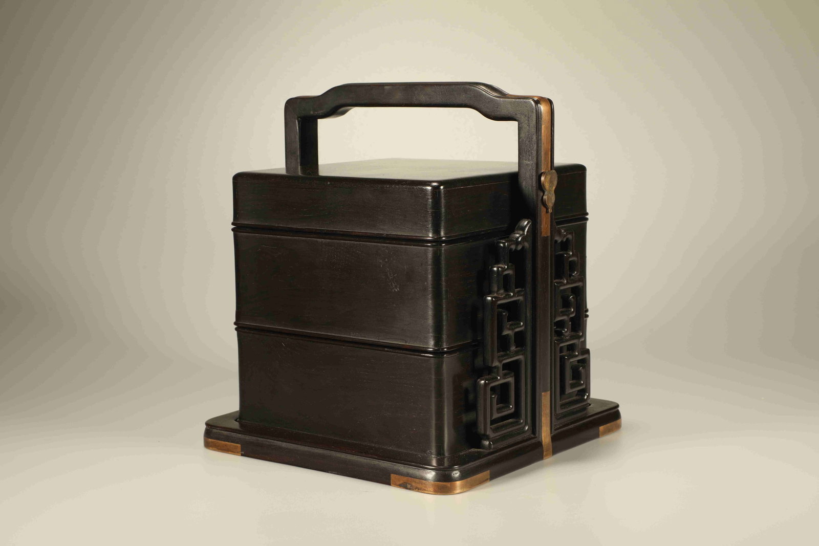 Purple sandalwood wrapped copper carrying box: Height: 22cm, Width: 19cm,