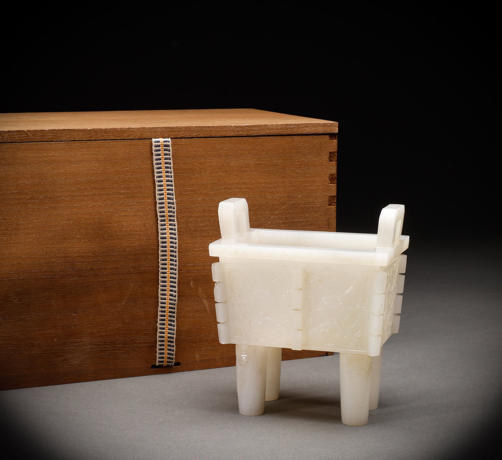 Qing Dynasty Hotan Jade Sifang Ding: Height: 14cm, Width: 12cm, Weight: 821g