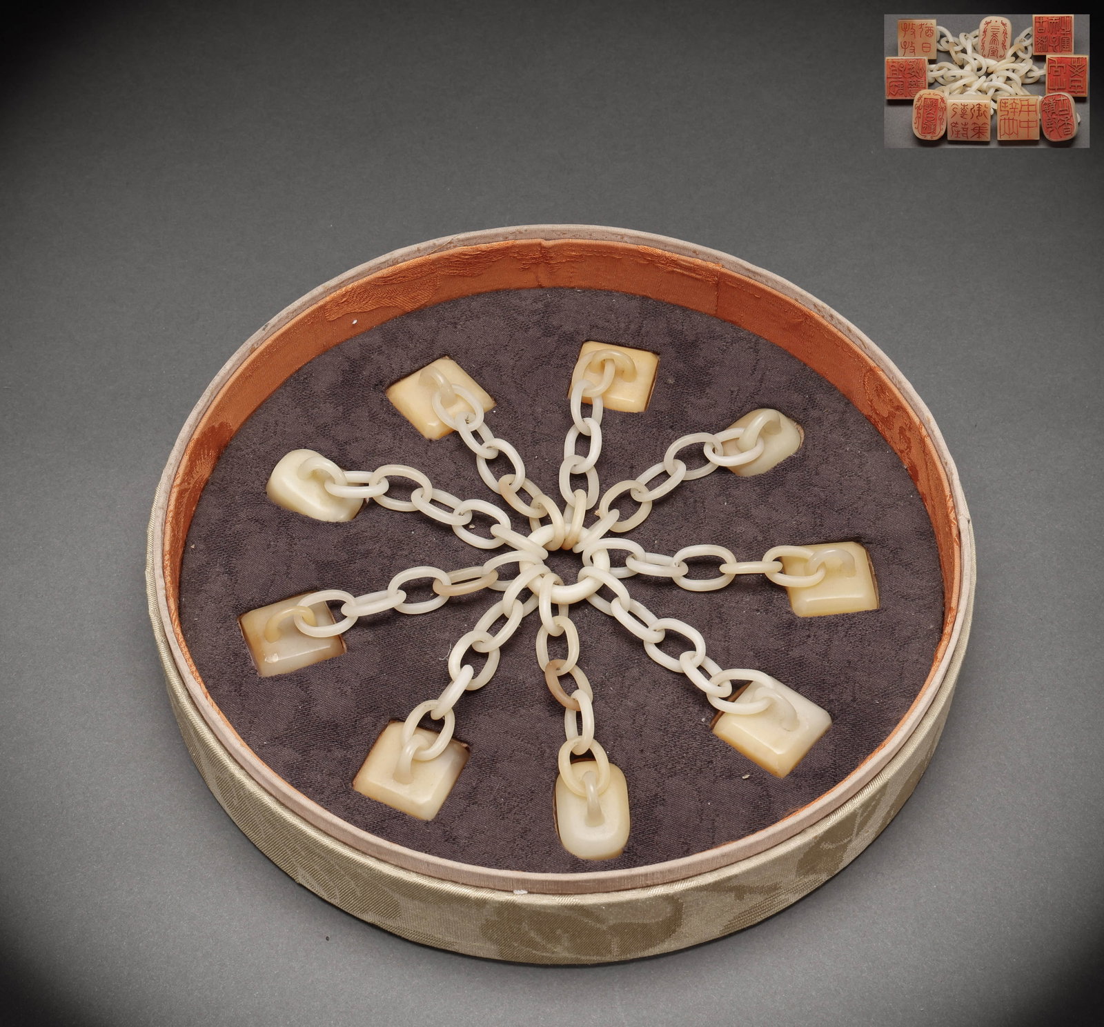 Qing Dynasty Shoushan Stone Nine Lian Seal: Height: 1.5cm, Width: 2.5cm, Weight: 222g