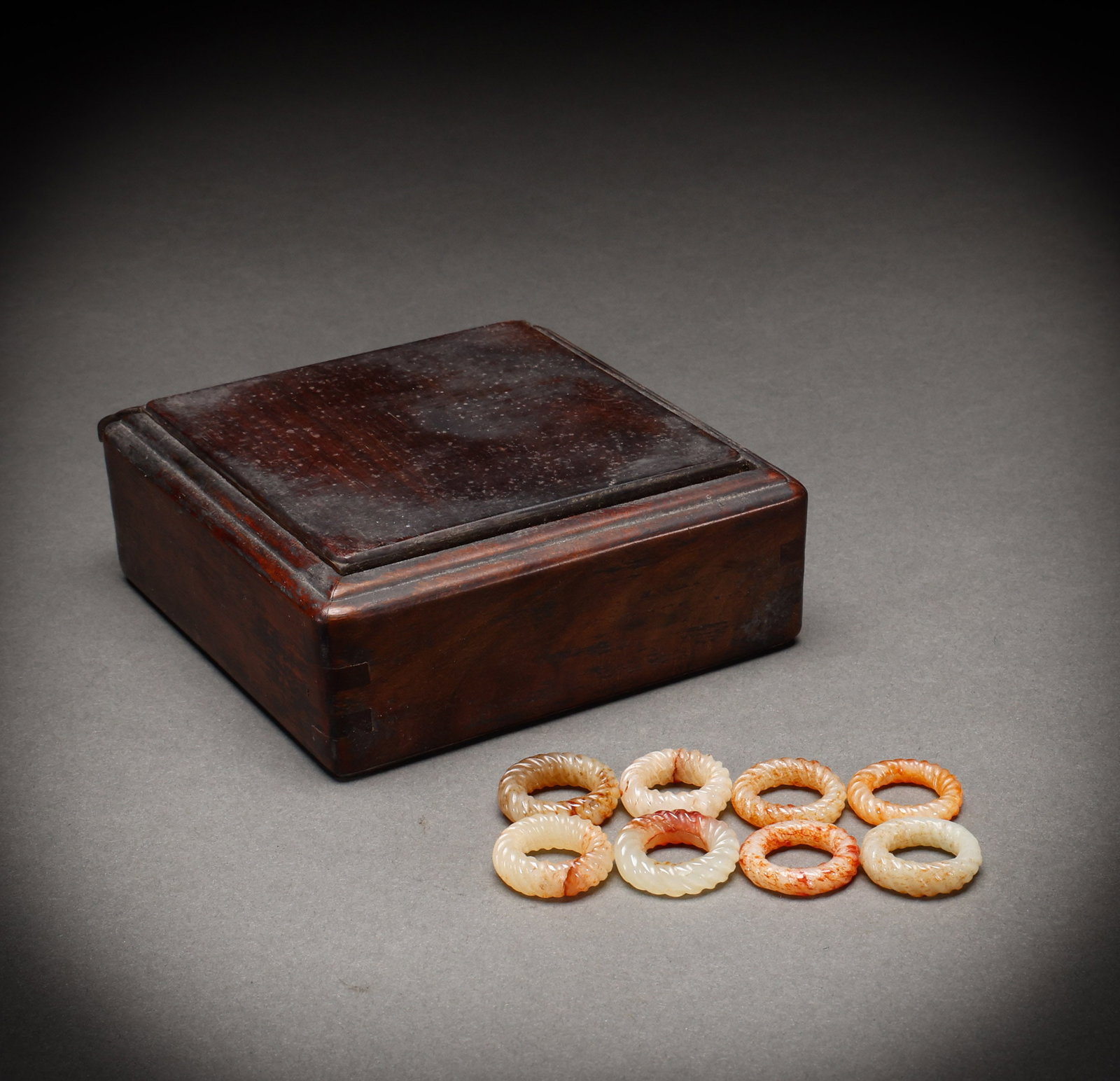 8 Hotan Jade Twisted Wire Rings before the Qing Dynasty: Diameter: 2.2cm, Weight: 26g