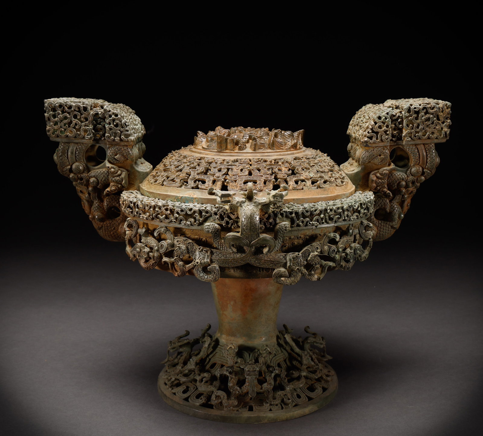 Bronze ritual vessels before the Ming Dynasty: Height: 26cm, Width: 32cm, Weight: 4081g